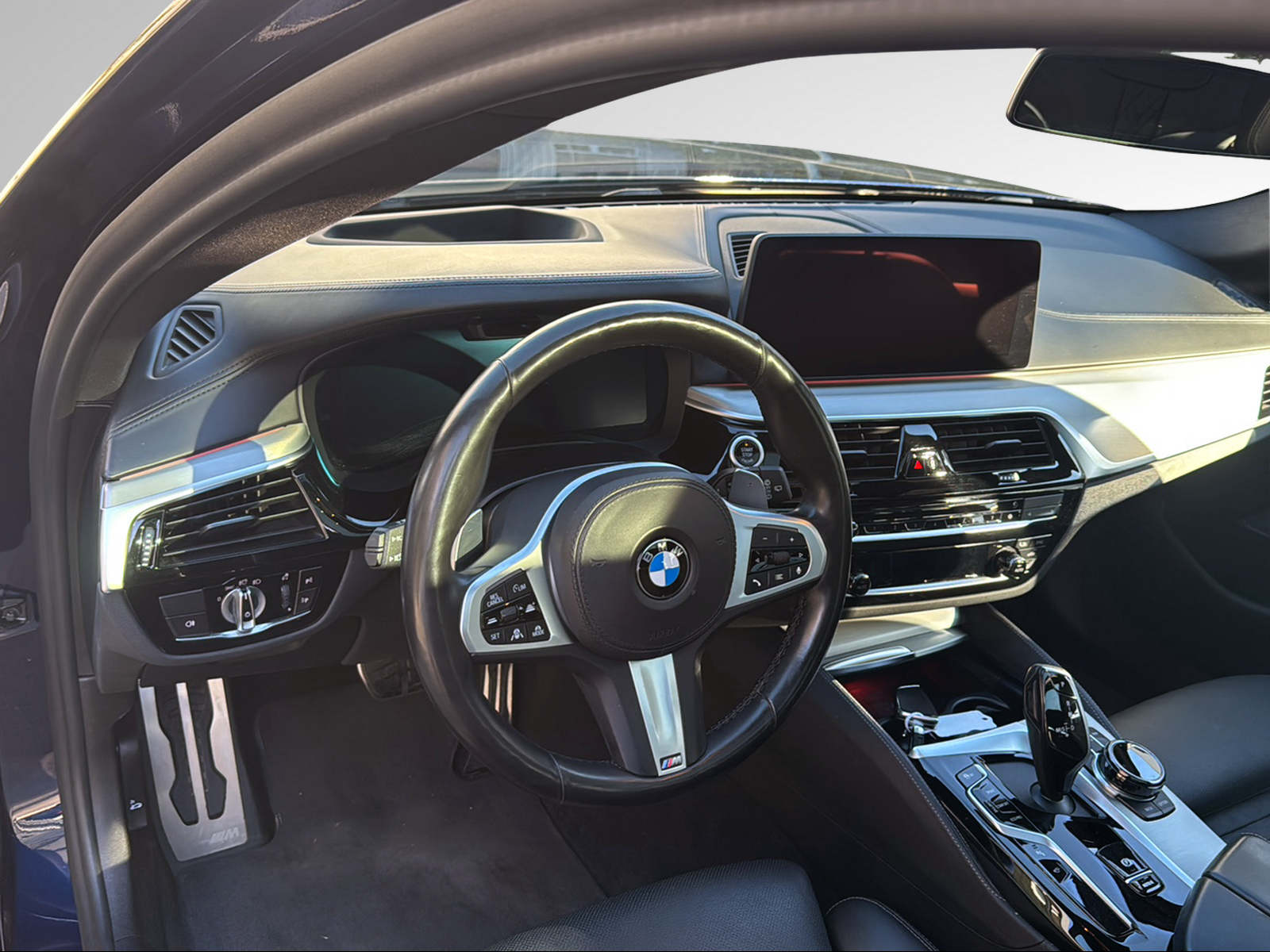 BMW 540d xDrive 48V Touring M Sport Steptronic-image-17