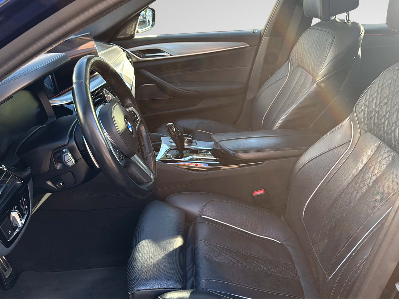 BMW 540d xDrive 48V Touring M Sport Steptronic-image-12