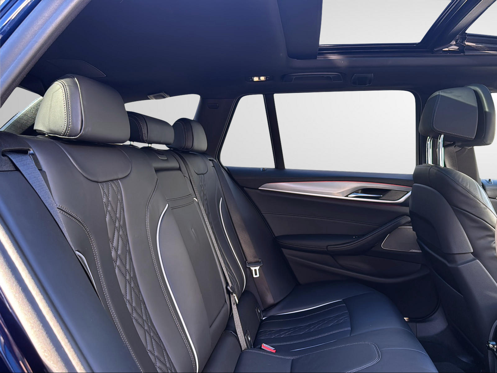 BMW 540d xDrive 48V Touring M Sport Steptronic-image-24