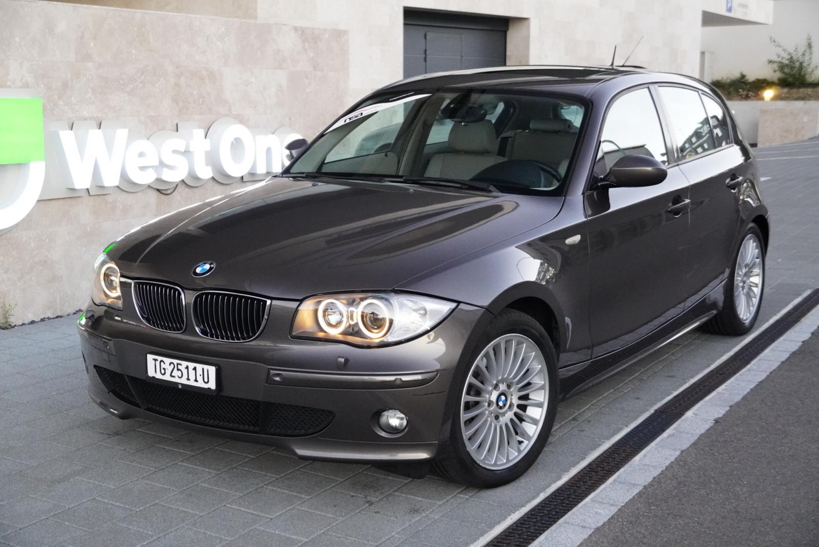 BMW 130i-showroom-element-1