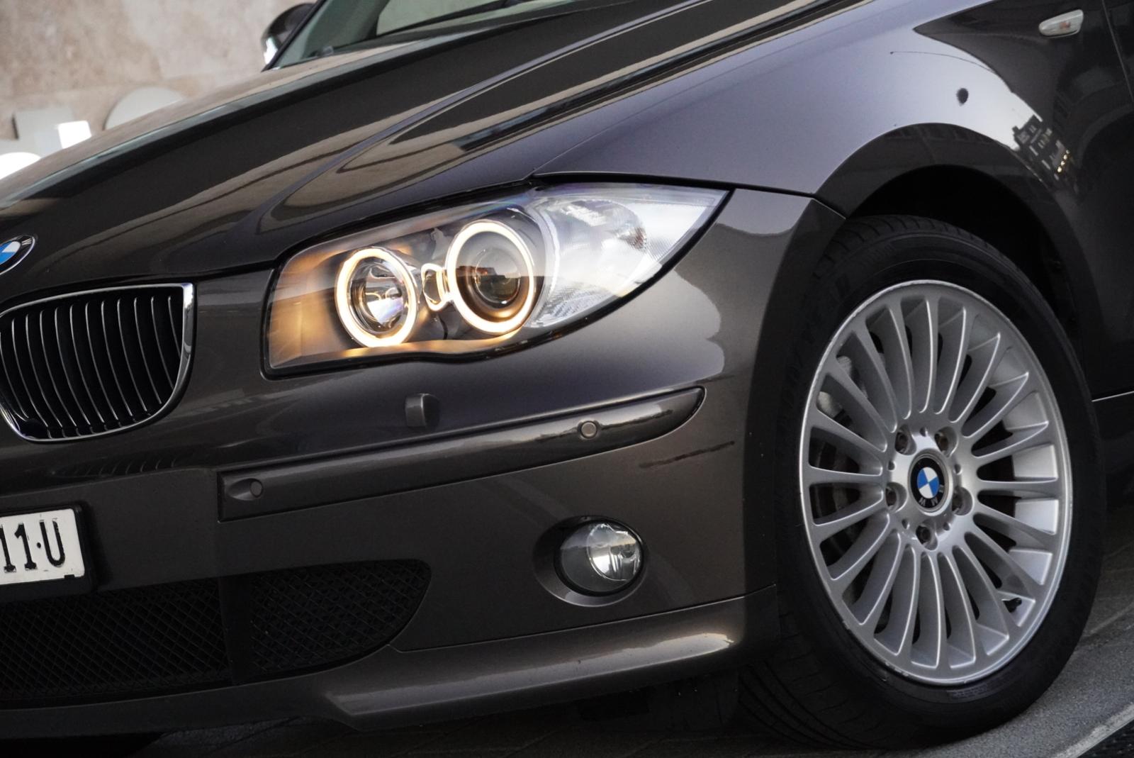 BMW 130i-showroom-element-2