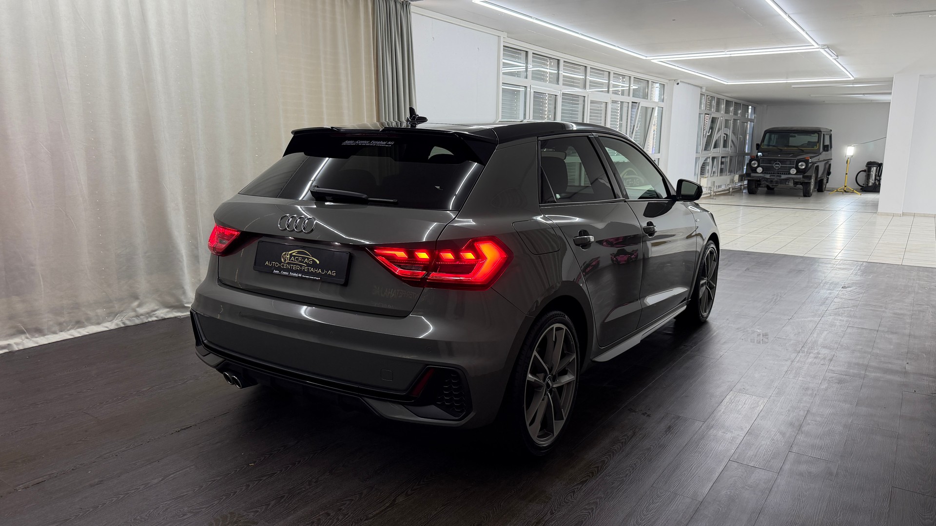 AUDI A1 Sportback 40 TFSI S Line S-tronic-showroom-element-3
