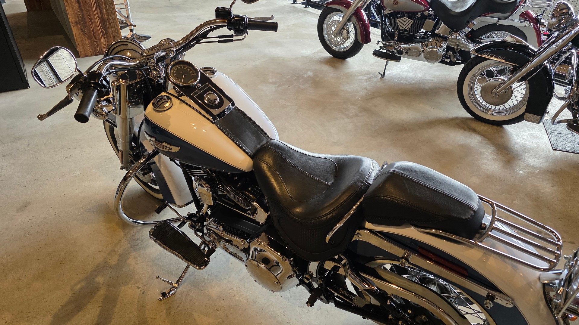 HARLEY-DAVIDSON FLSTNI Softail Deluxe-image-5