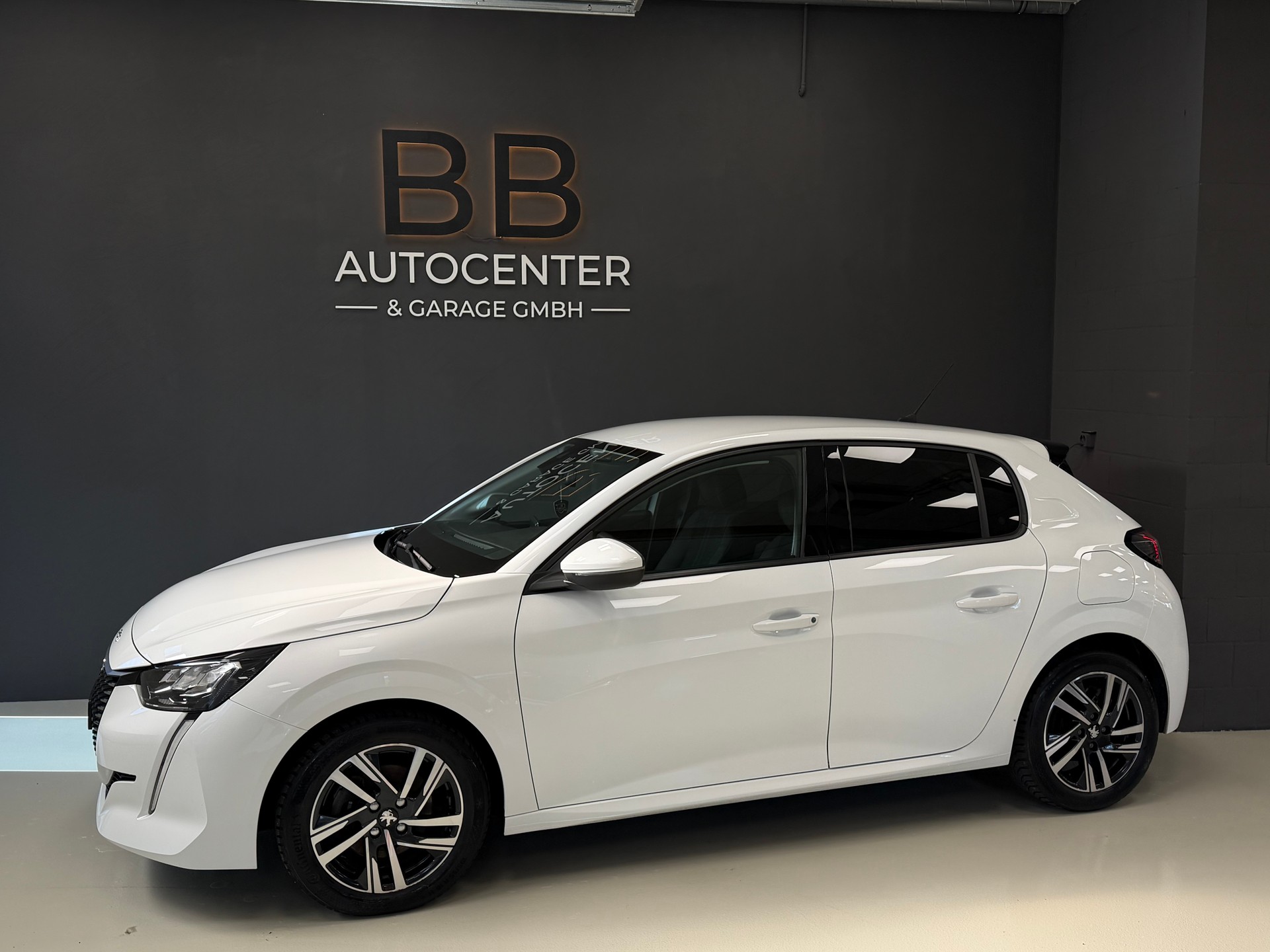 PEUGEOT 208 1.2 PureTech Allure Pack-showroom-element-2
