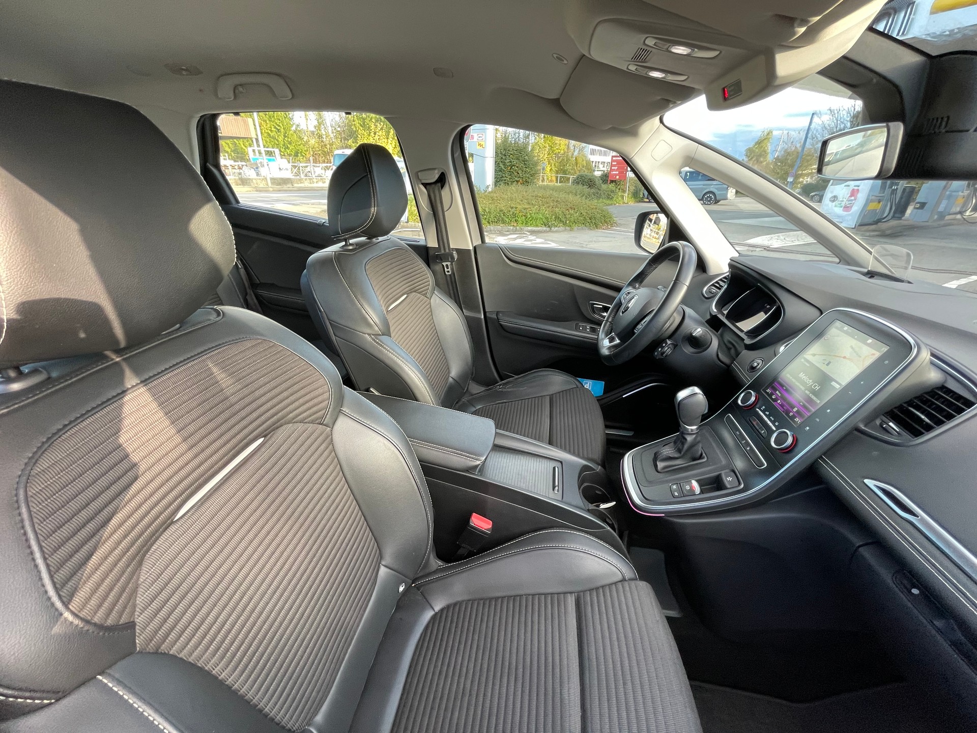 RENAULT Scénic 1.6 dCi Intens EDC-image-7