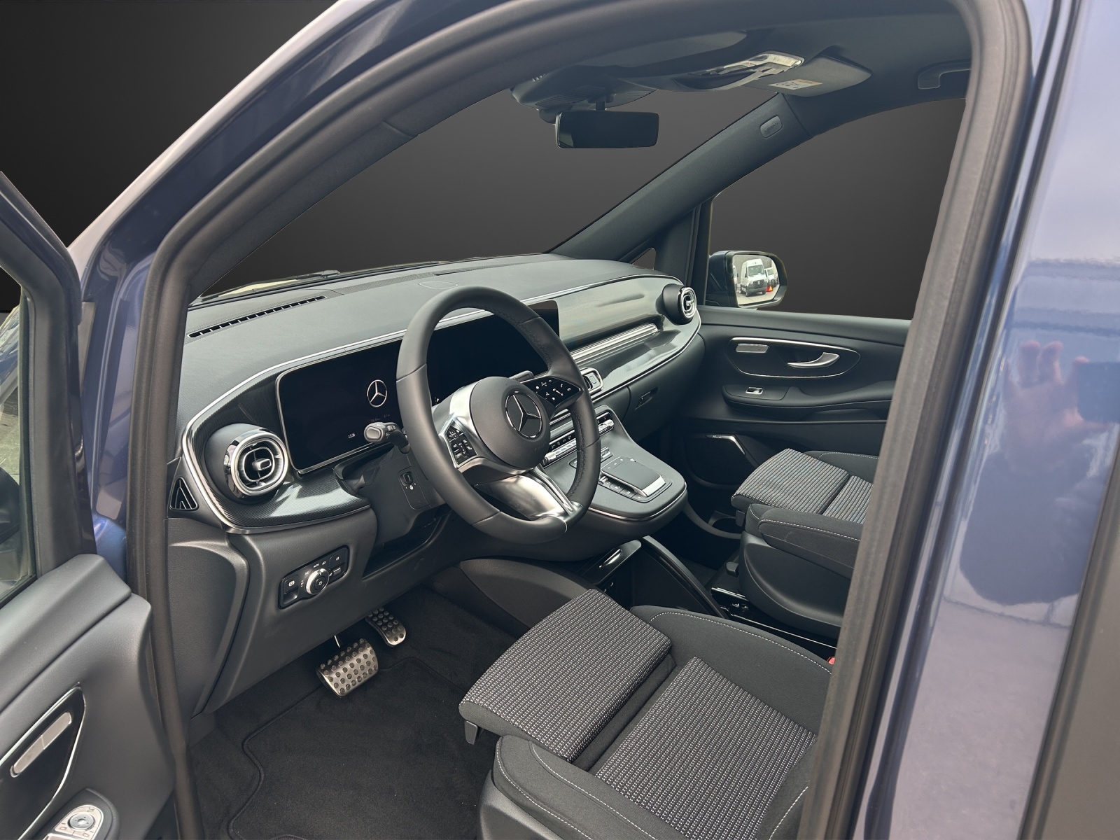 MERCEDES-BENZ V 250 d lang 4Matic 9G-Tronic-image-2
