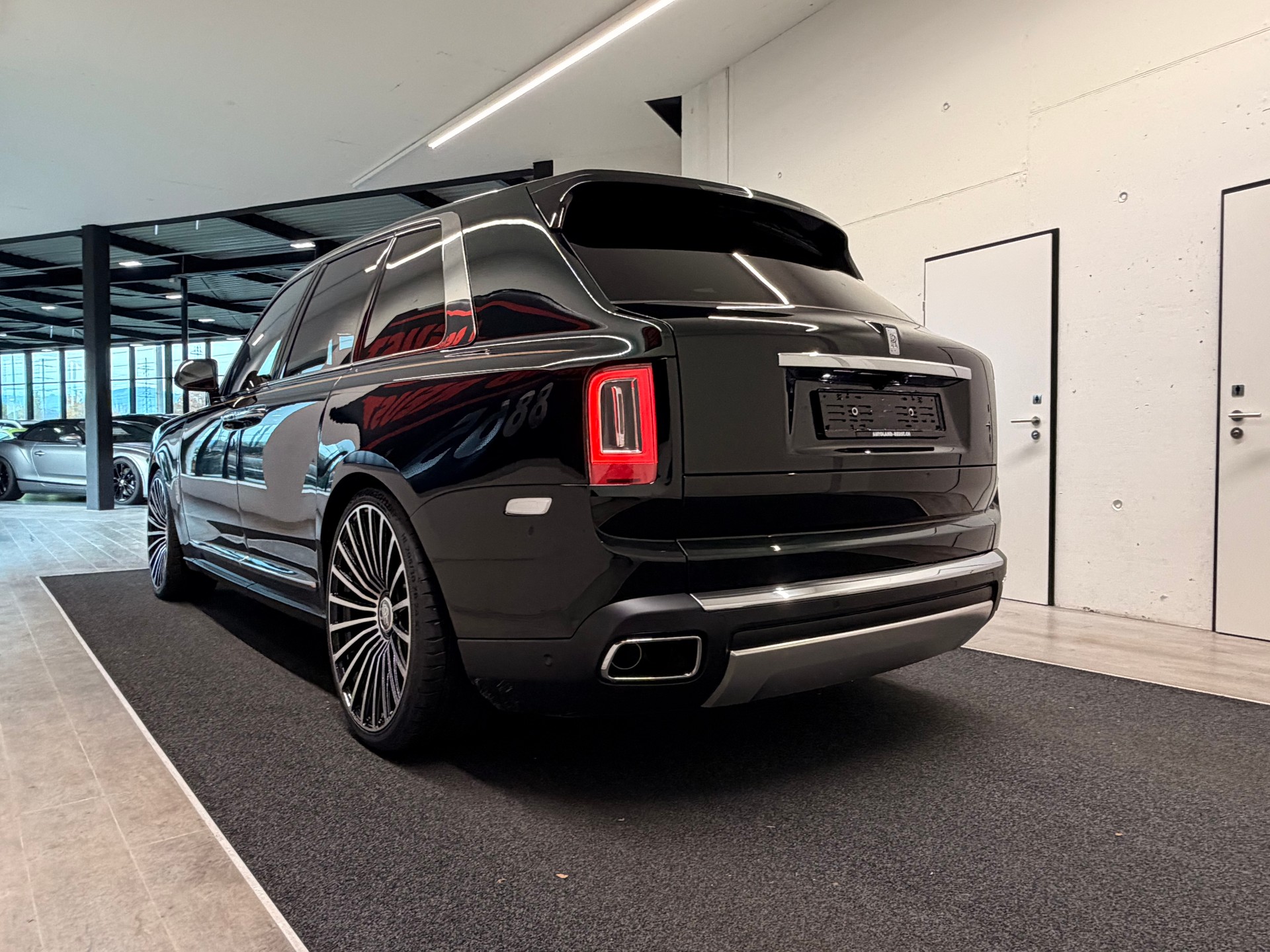 ROLLS-ROYCE Cullinan 6.7 V12-image-7