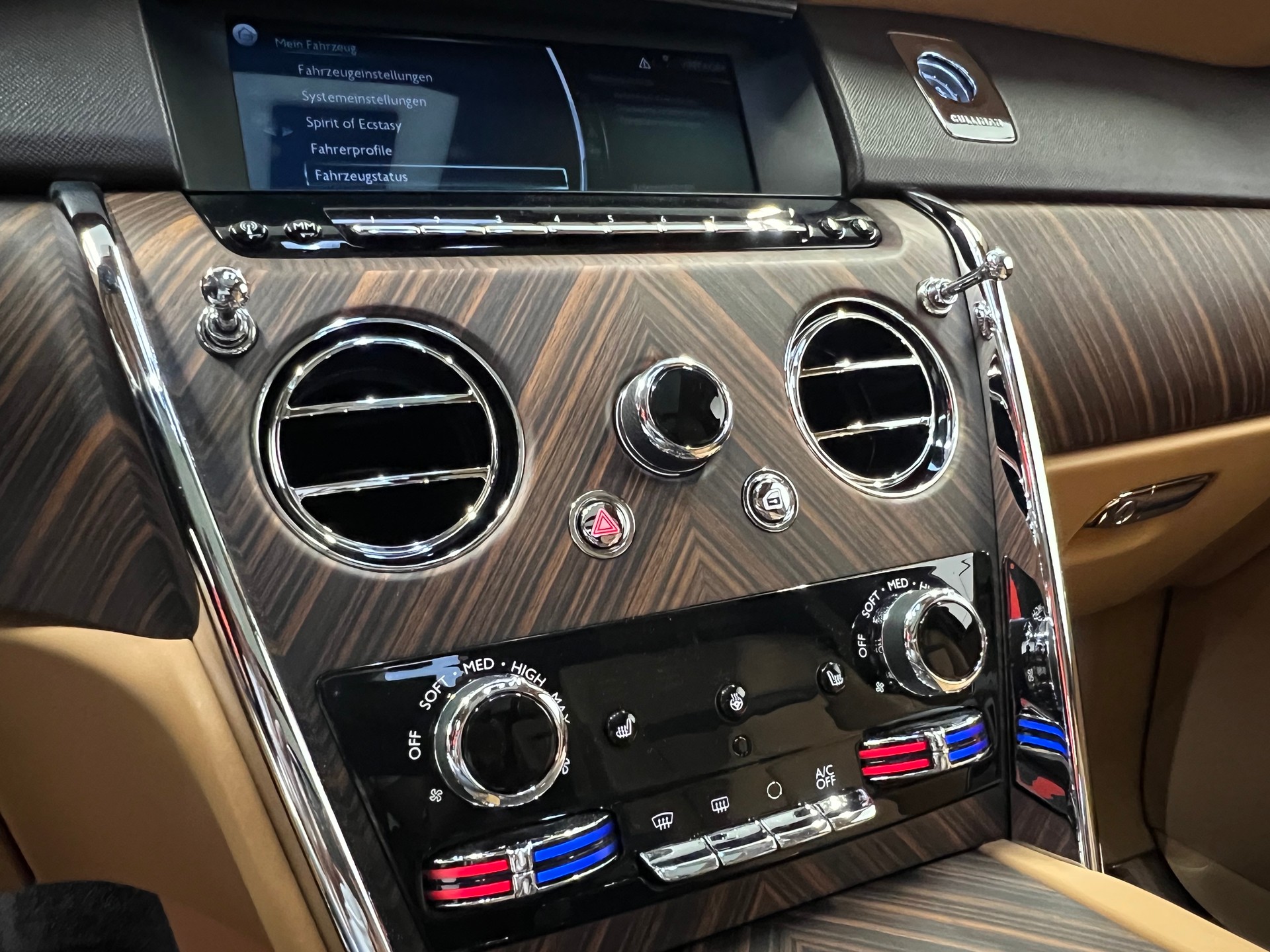 ROLLS-ROYCE Cullinan 6.7 V12-image-24