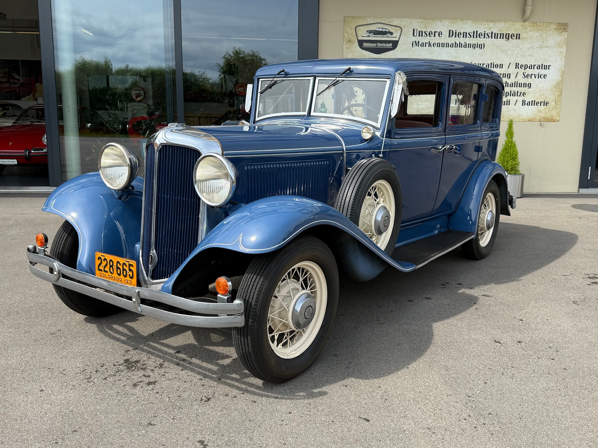 CHRYSLER Six Sedan CI