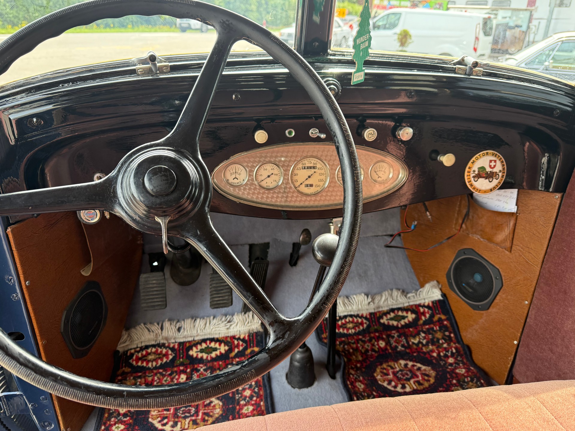 CHRYSLER Six Sedan CI-image-8