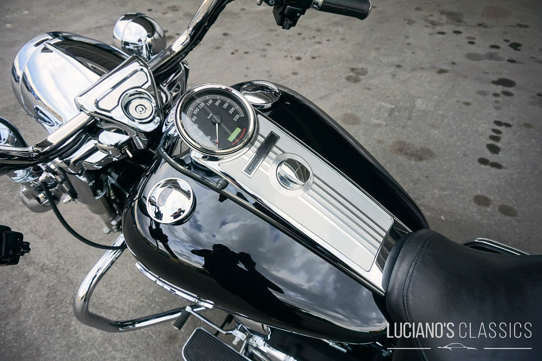 HARLEY-DAVIDSON FLHRC Road King Classic 103 ABS-image-13