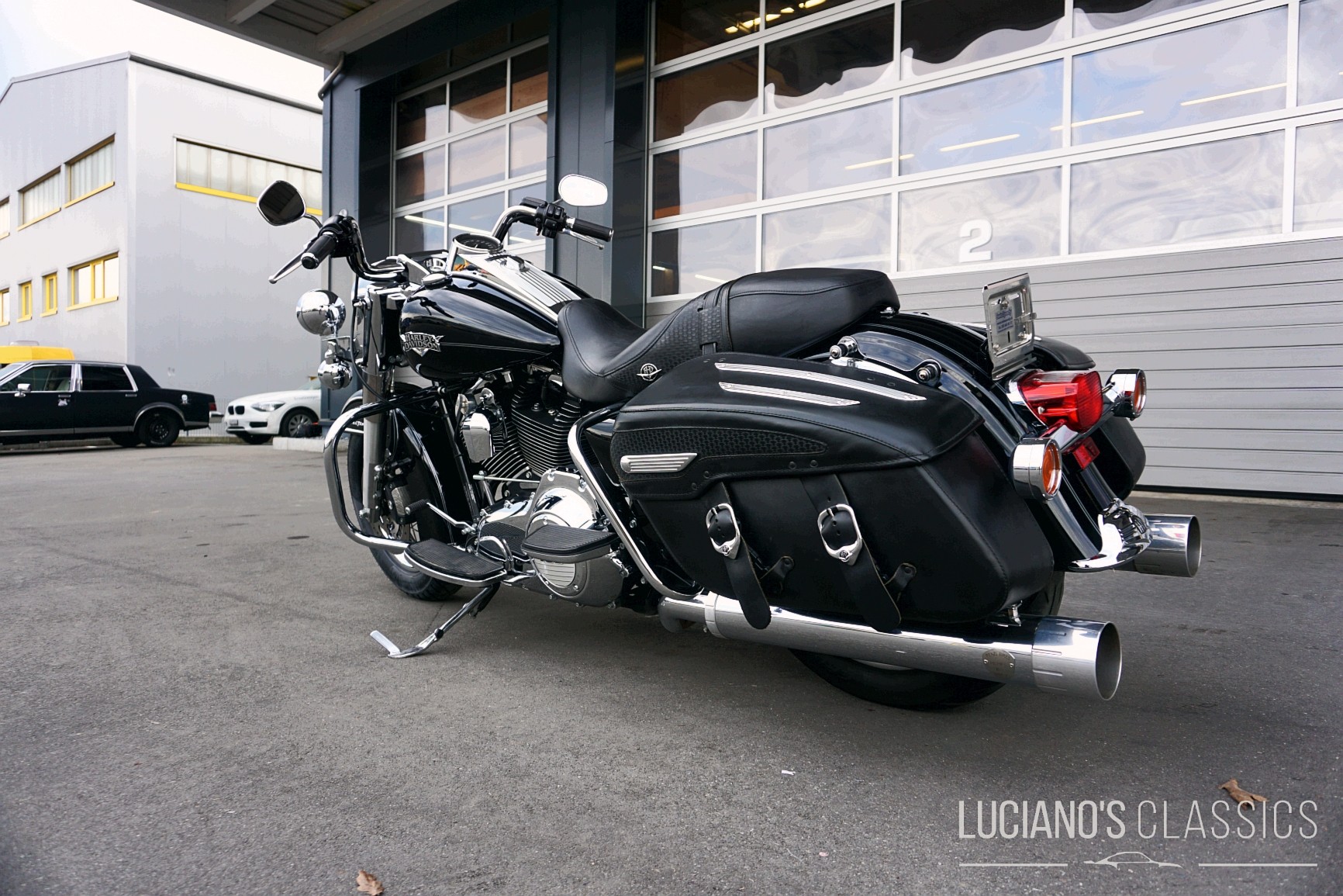 HARLEY-DAVIDSON FLHRC Road King Classic 103 ABS-image-2