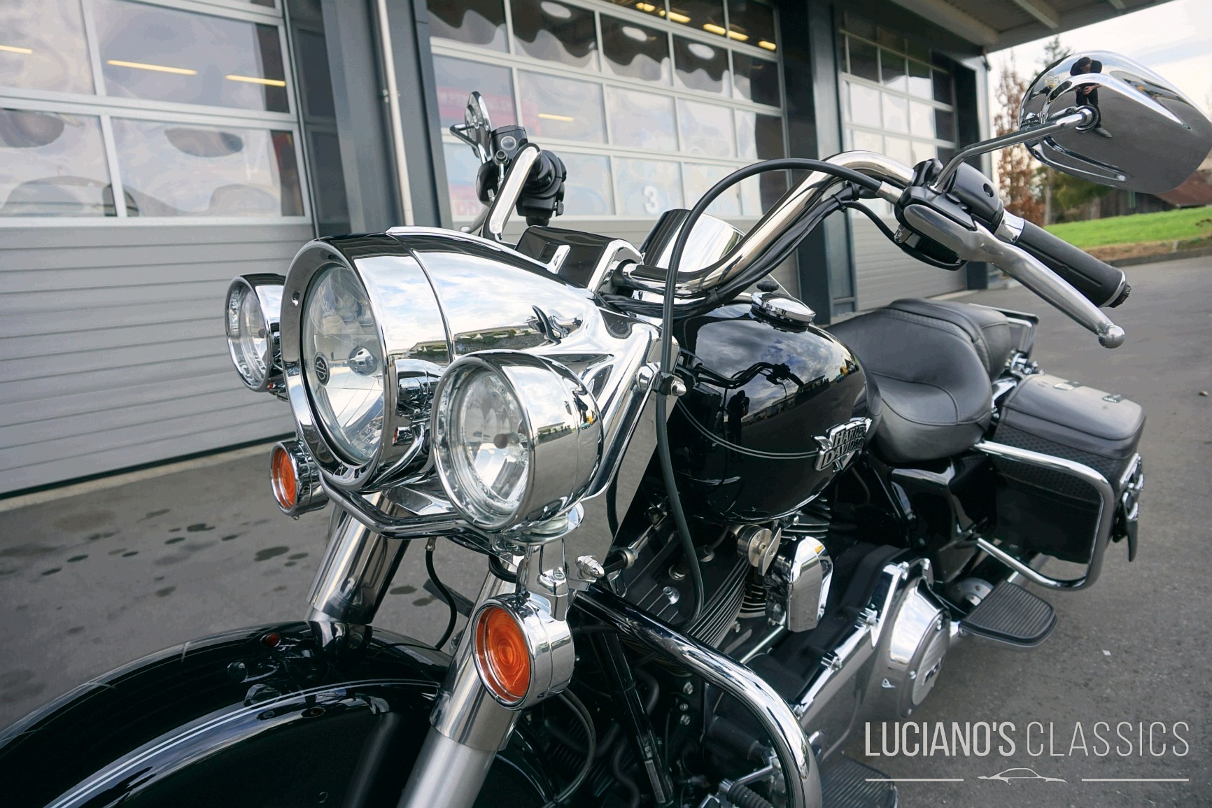 HARLEY-DAVIDSON FLHRC Road King Classic 103 ABS-image-6