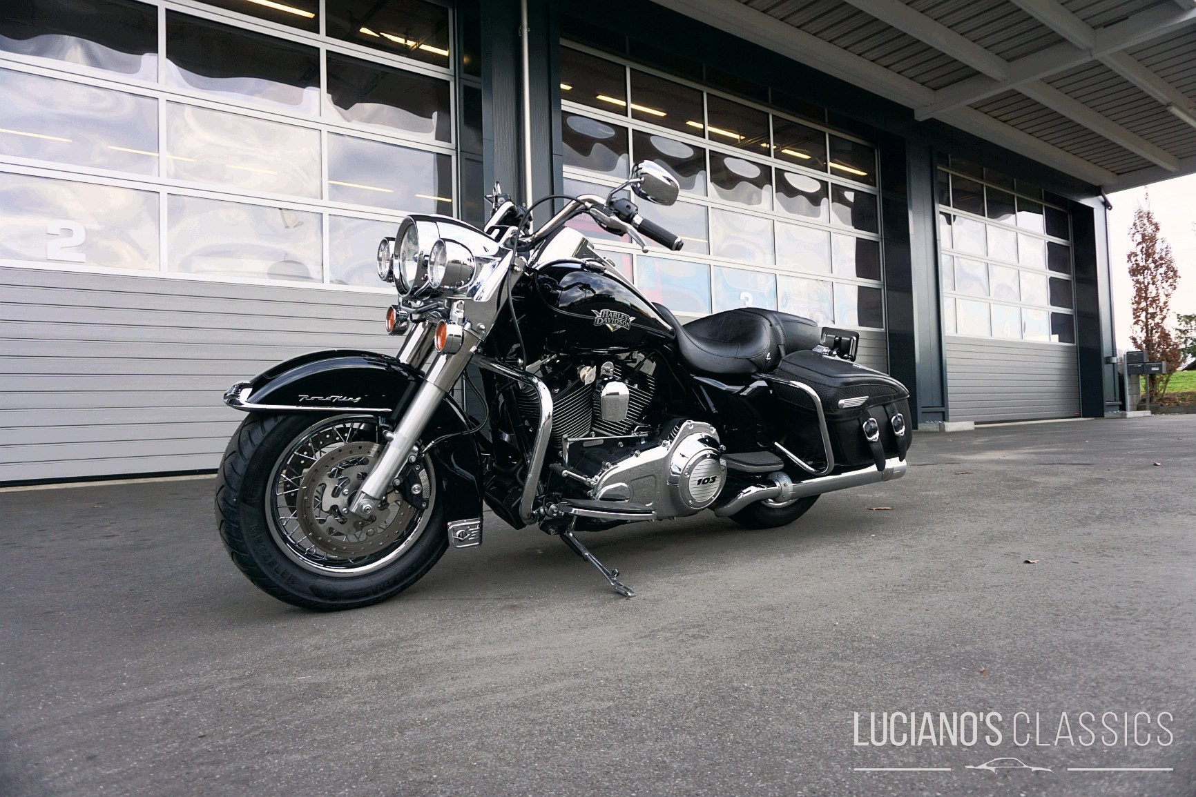 HARLEY-DAVIDSON FLHRC Road King Classic 103 ABS
