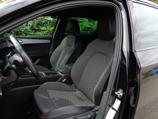 SEAT Leon 1.5 eTSI mHEV DSG FR-image-6