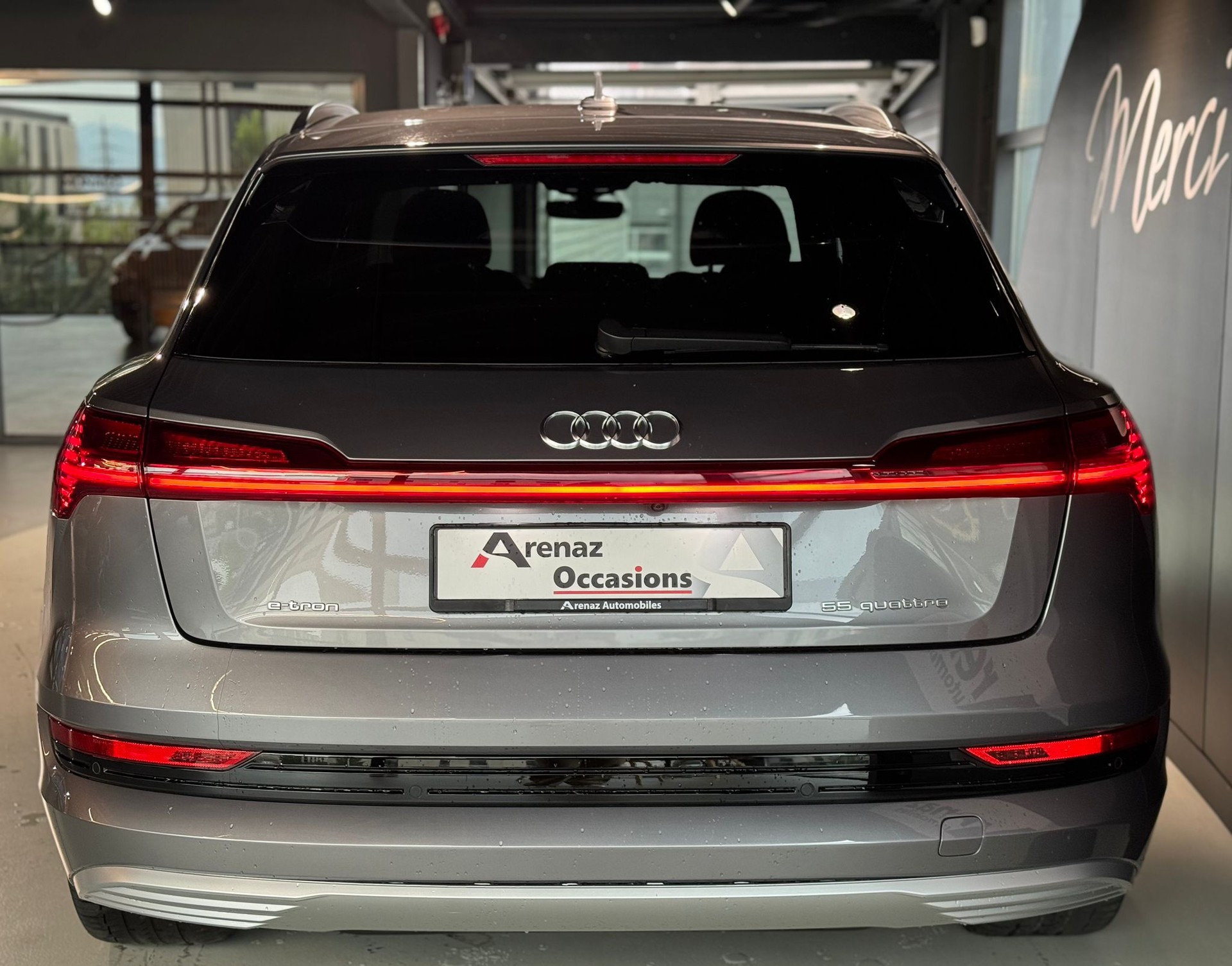 AUDI e-tron 55 quattro-showroom-element-3
