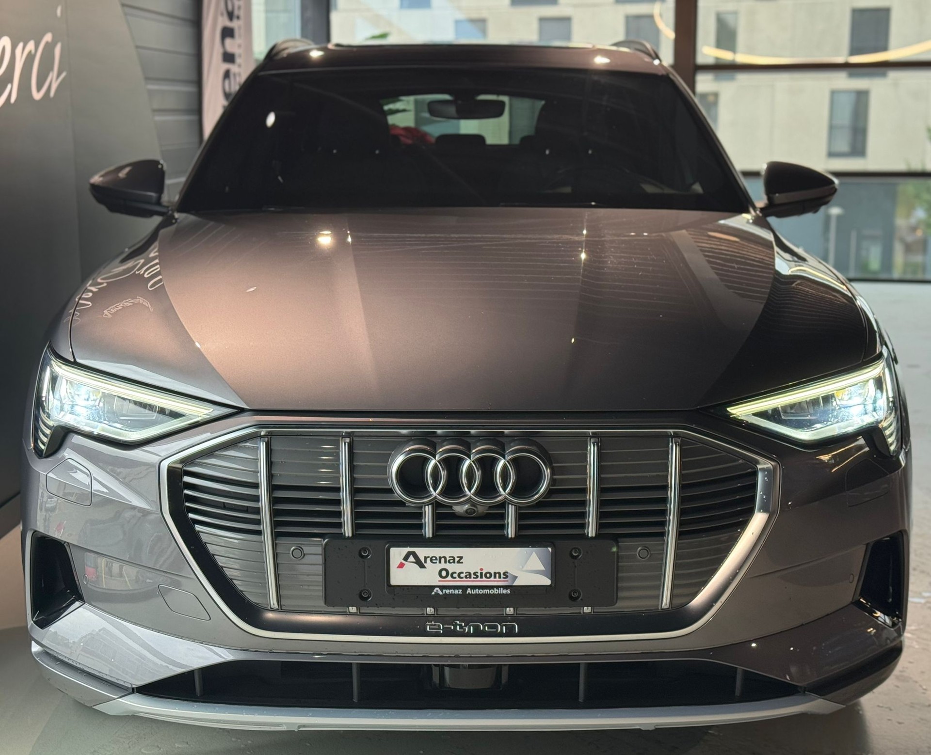 AUDI e-tron 55 quattro-showroom-element-1