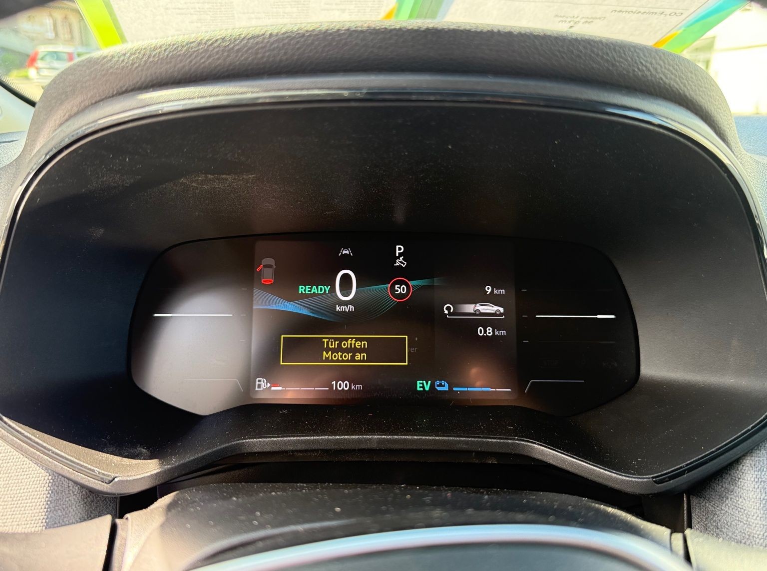 MITSUBISHI Colt 1.6 HEV Invite+-image-8