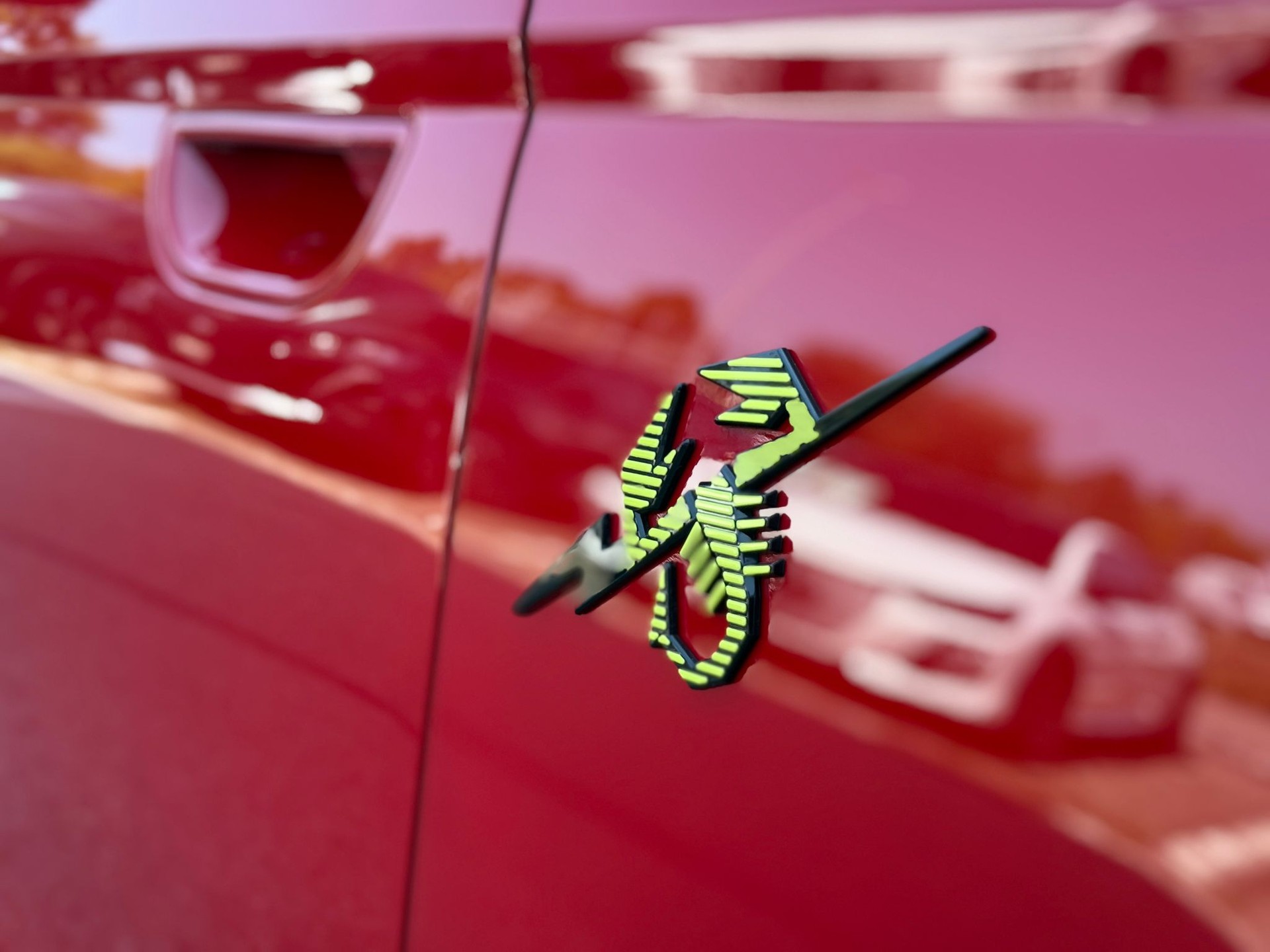 FIAT Abarth 500e Turismo-image-5