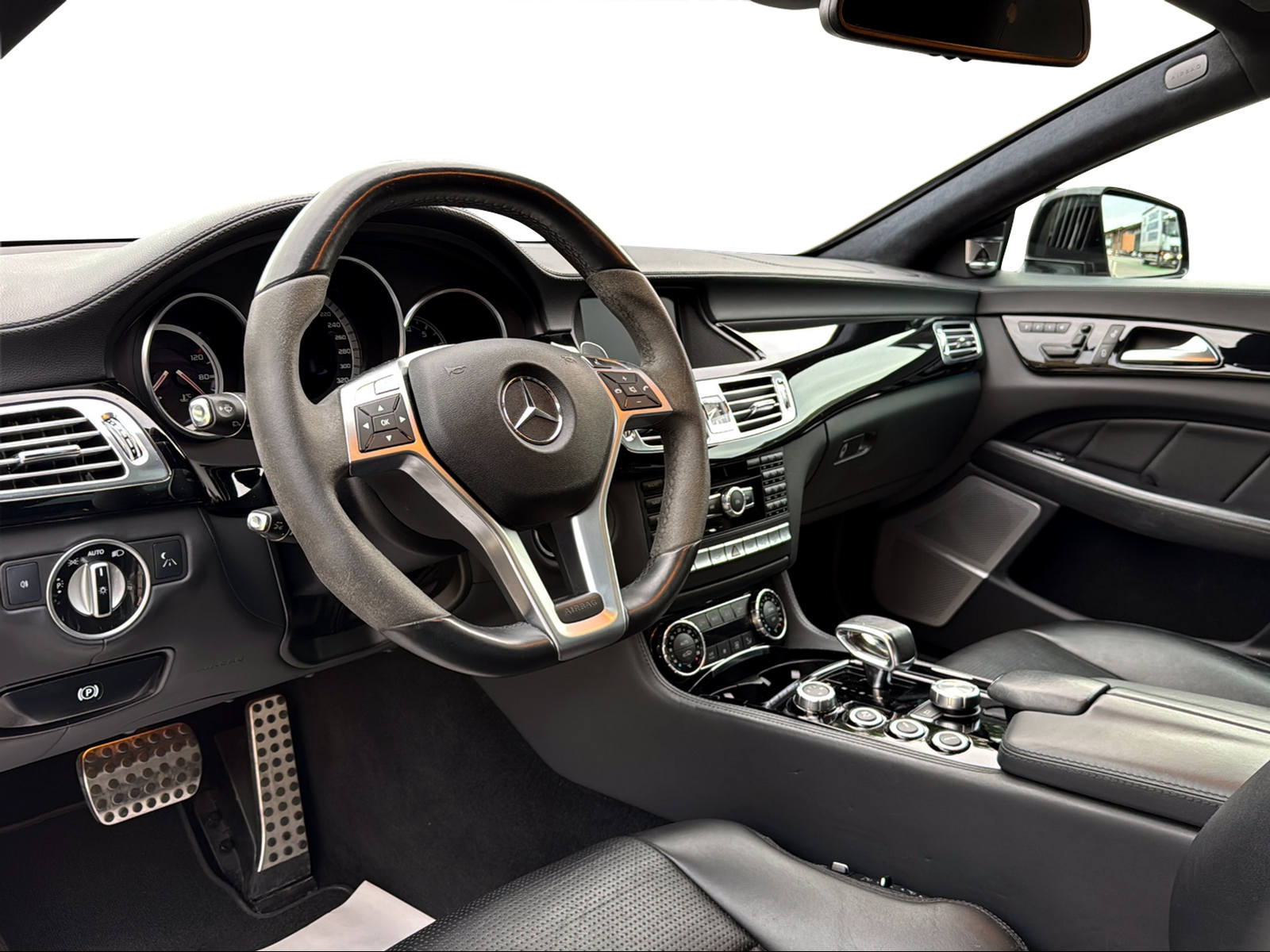MERCEDES-BENZ CLS Shooting Brake 63 AMG 4Matic Speedshift MCT-showroom-element-3