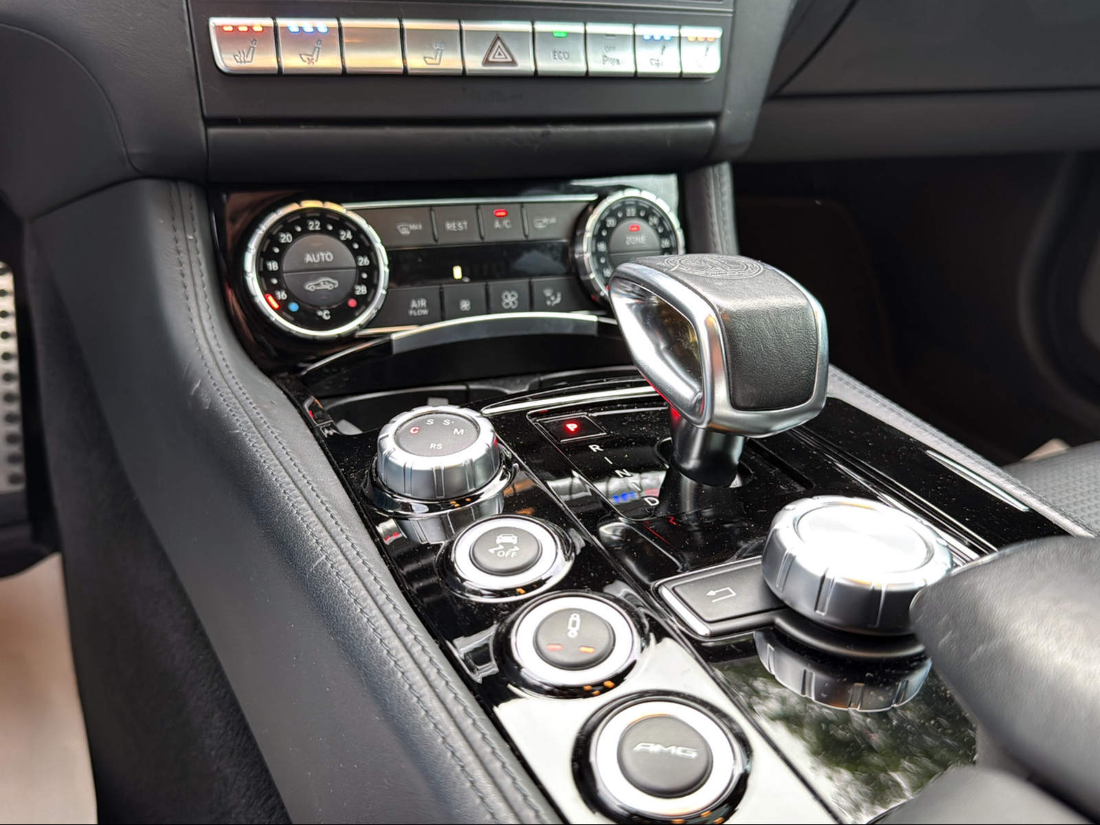 MERCEDES-BENZ CLS Shooting Brake 63 AMG 4Matic Speedshift MCT-image-19