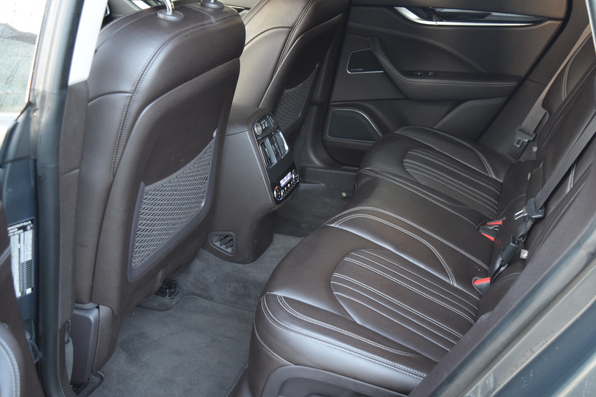 MASERATI Levante 3.0 V6 GranLusso Automatica-image-14