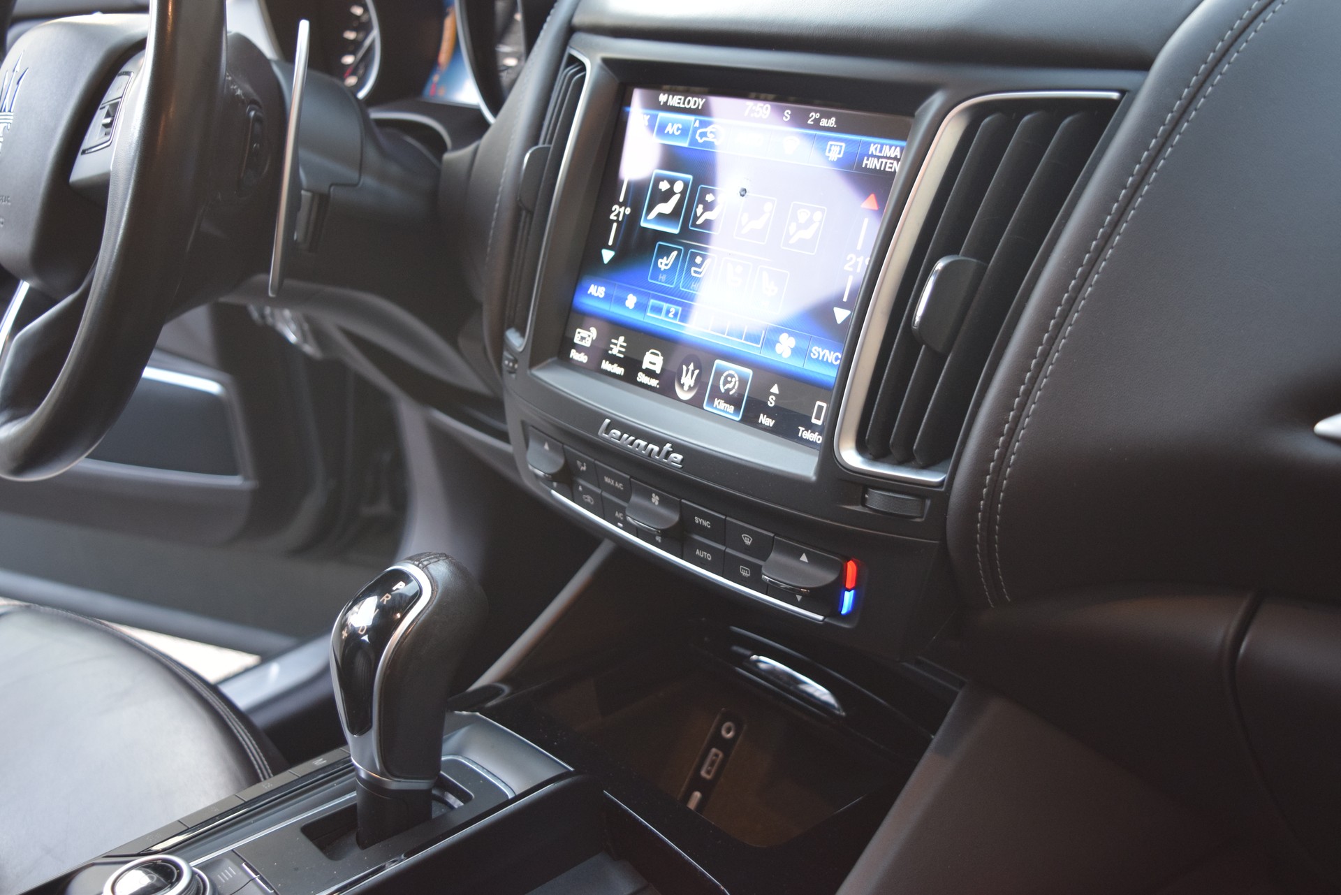 MASERATI Levante 3.0 V6 GranLusso Automatica-image-12