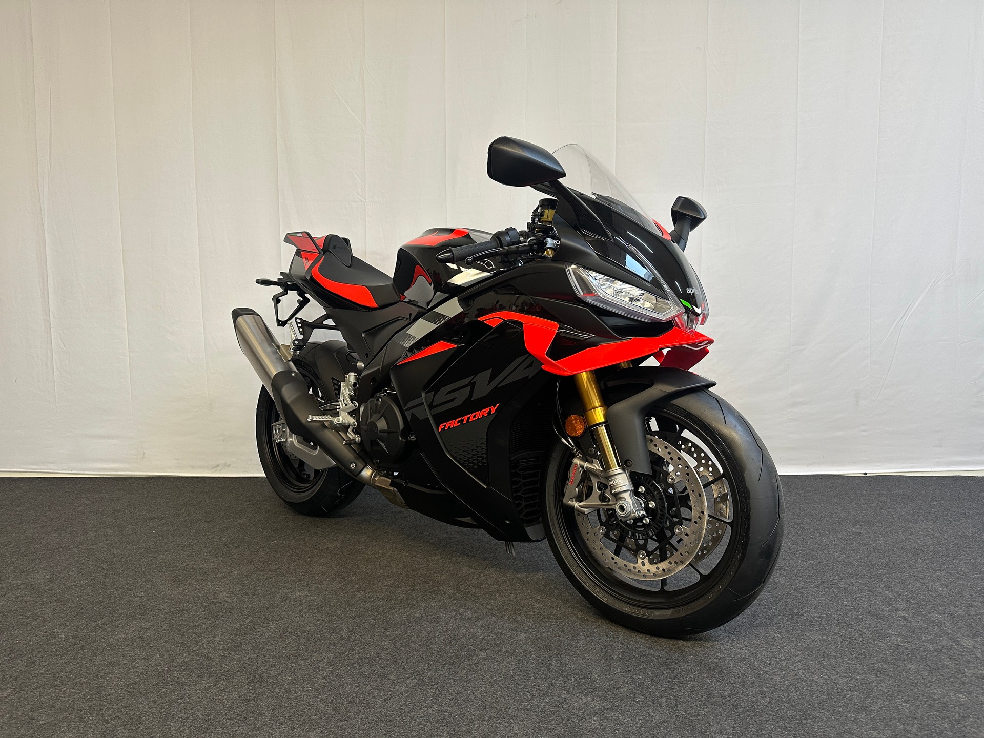 APRILIA RSV4 1100 E5+ Factory-image-1