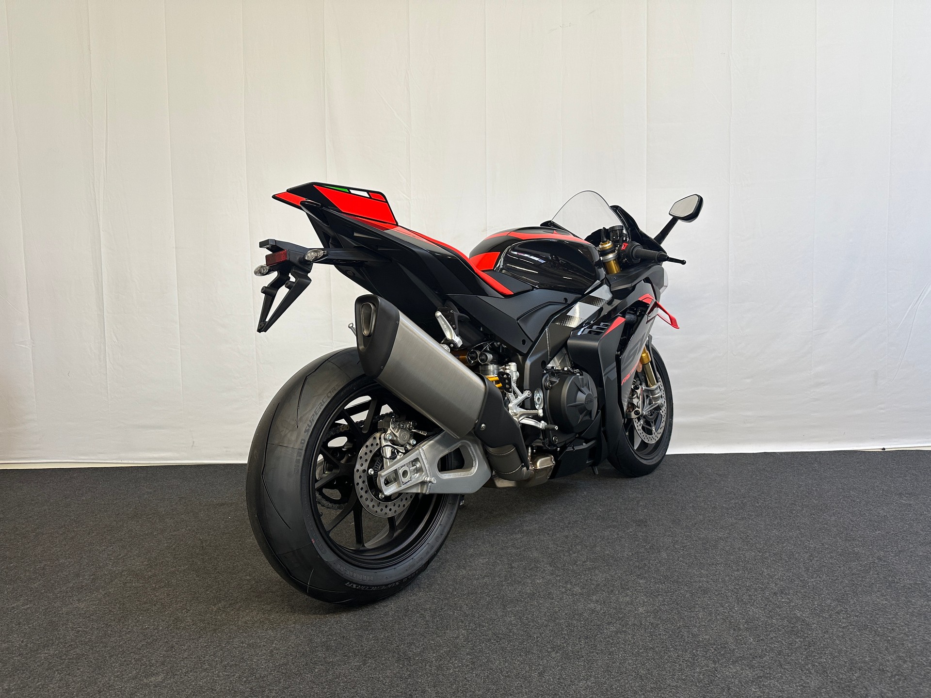 APRILIA RSV4 1100 E5+ Factory-image-5