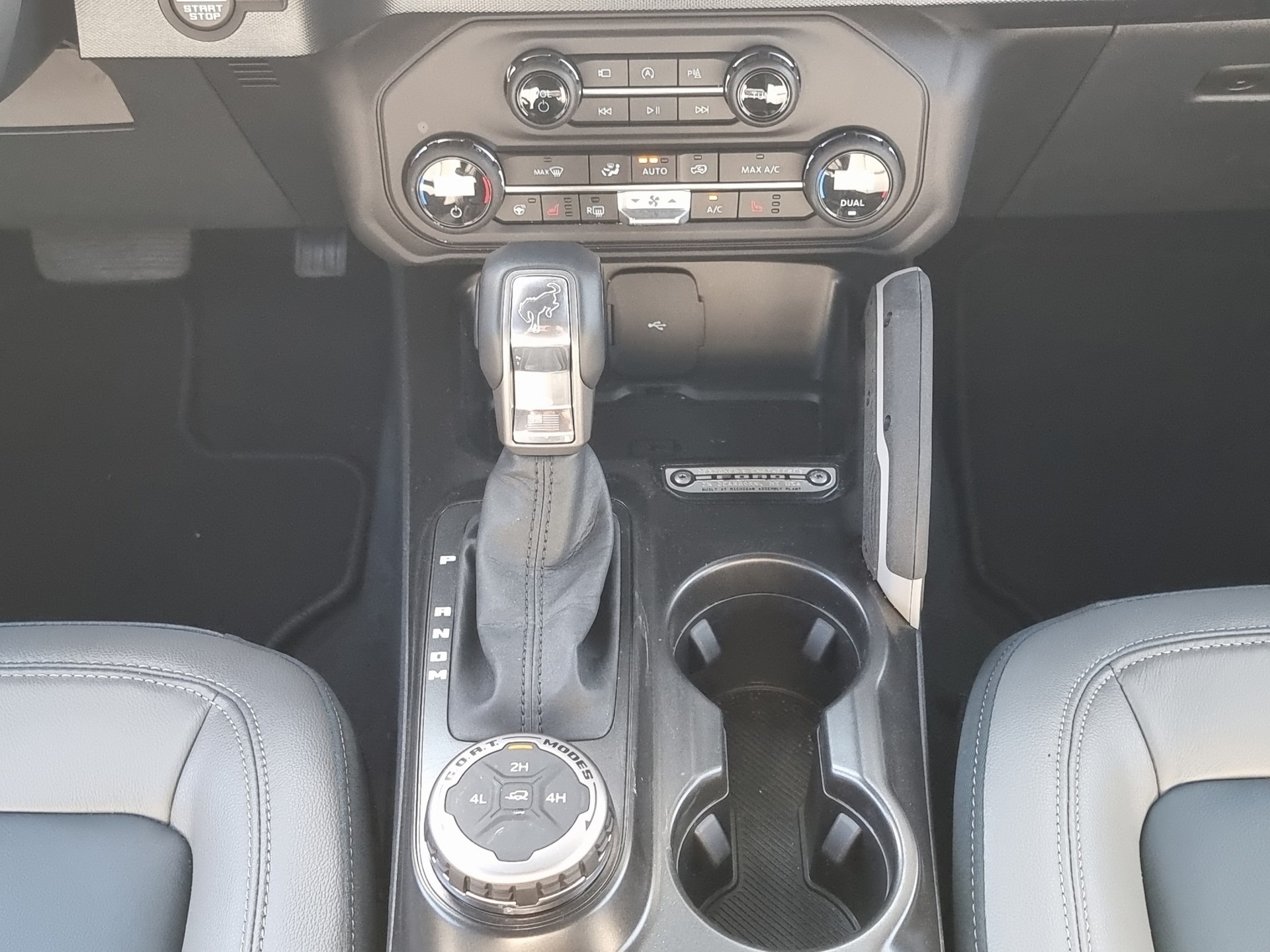 FORD Bronco 2.7 V6 Outer Banks-image-9