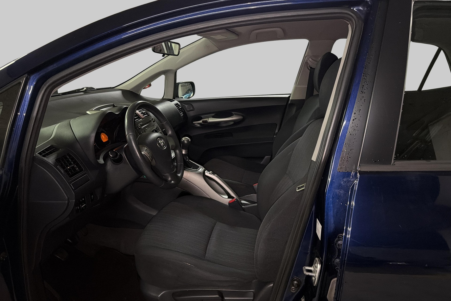 TOYOTA Auris 1.4 Linea Luna-image-7