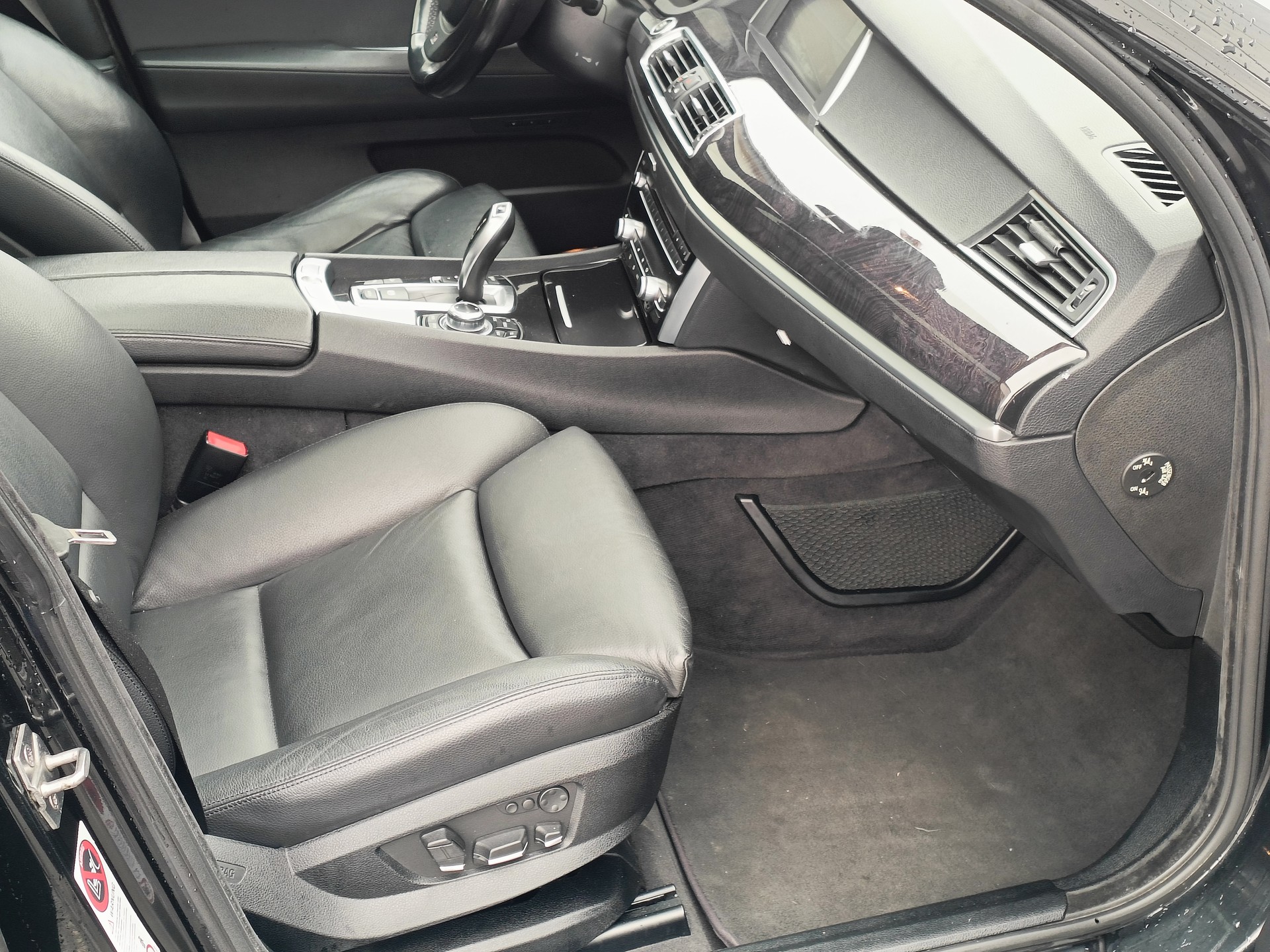 BMW 530d GT Sport 4x4-image-7