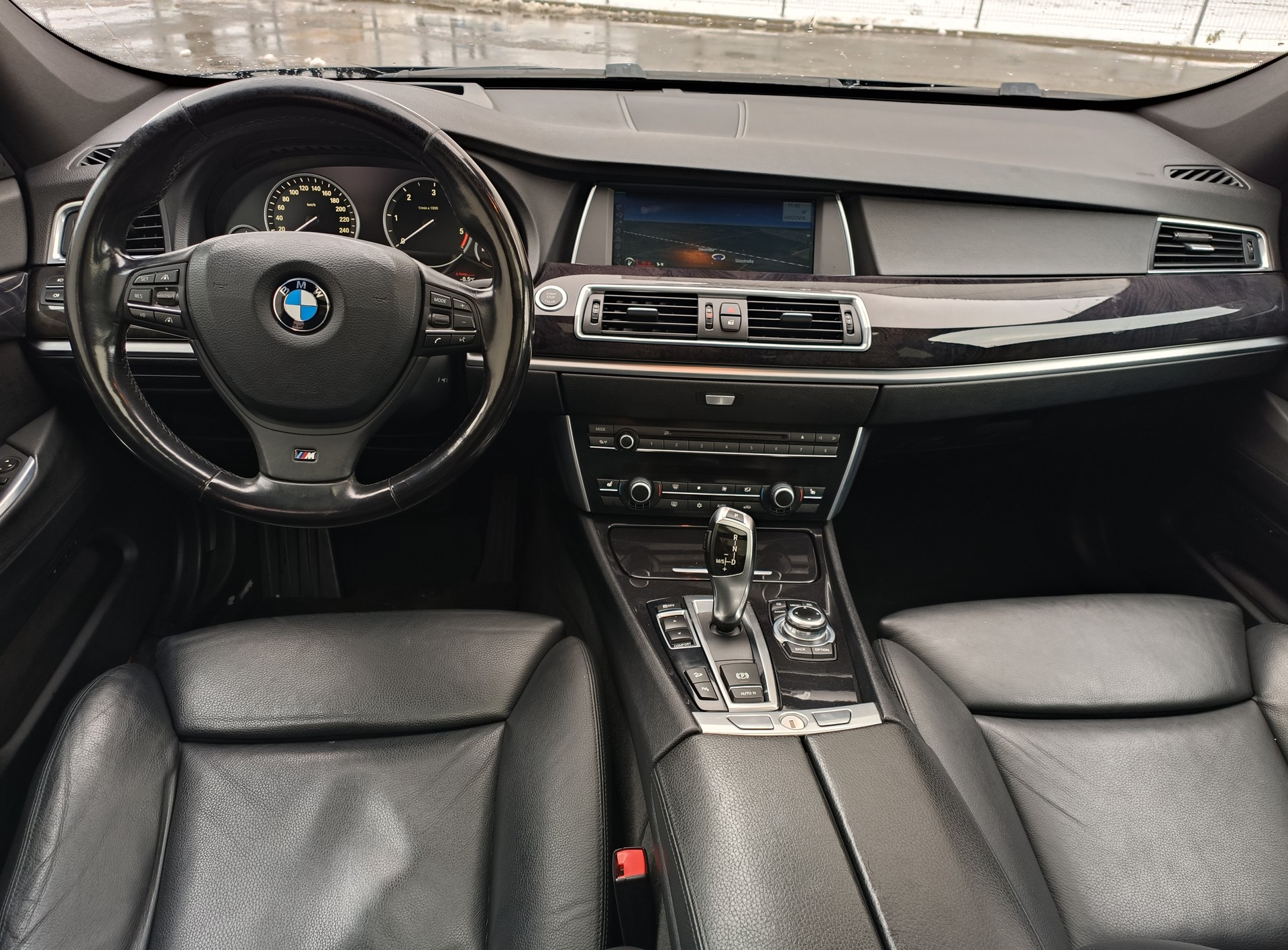 BMW 530d GT Sport 4x4-image-5