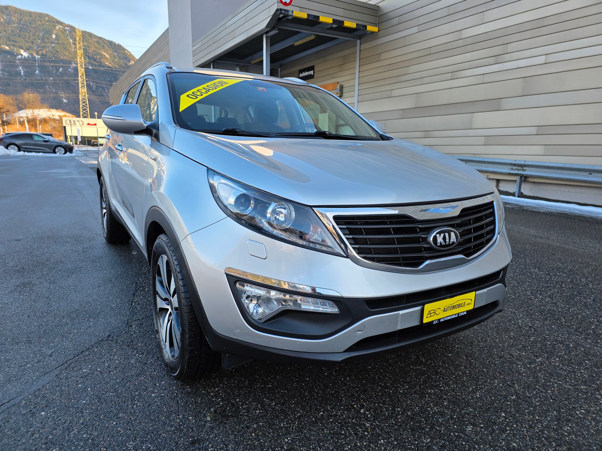 KIA Sportage 2.0 CRDi Style 4WD Automatic-image-4