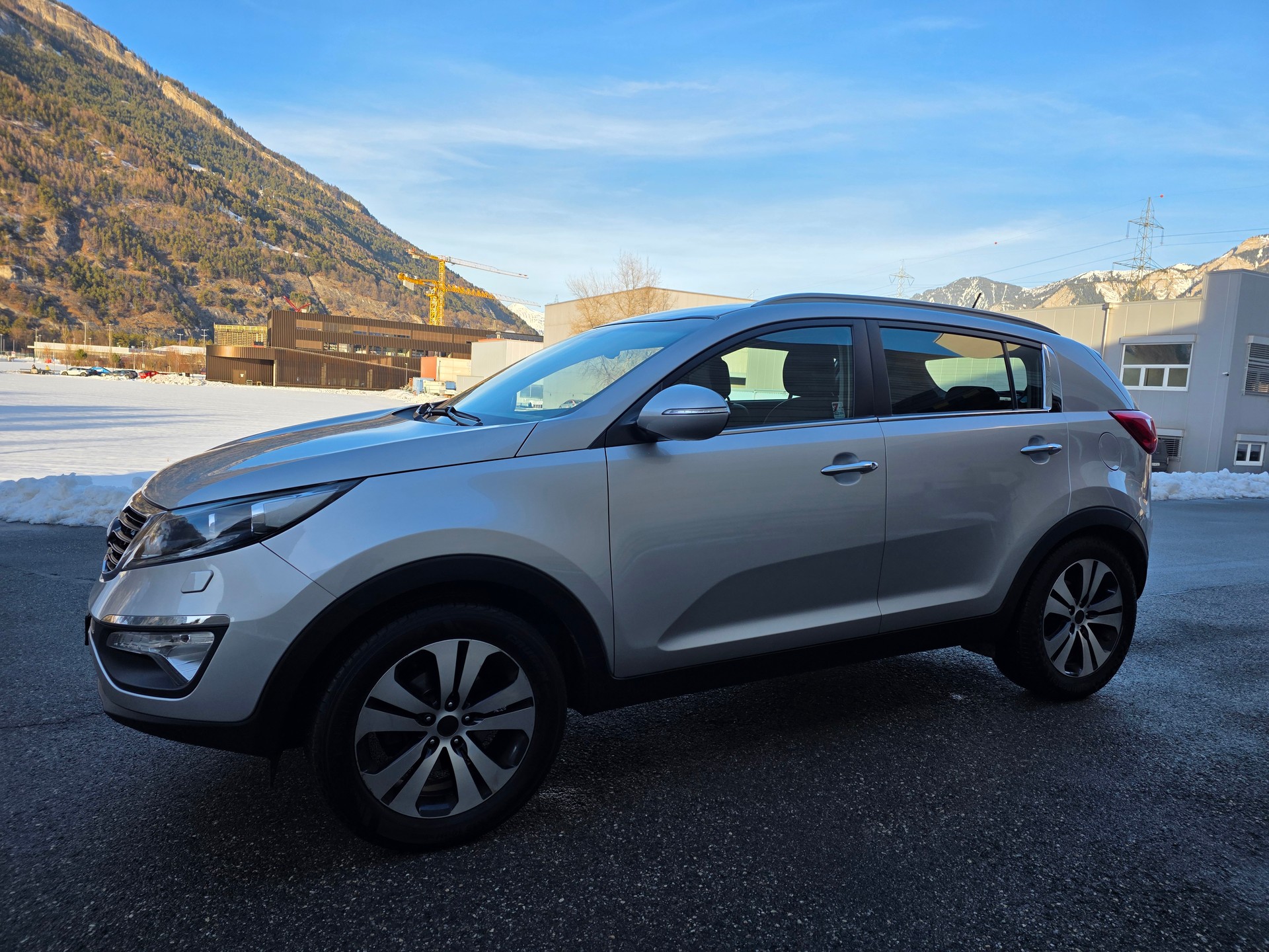 KIA Sportage 2.0 CRDi Style 4WD Automatic-image-14