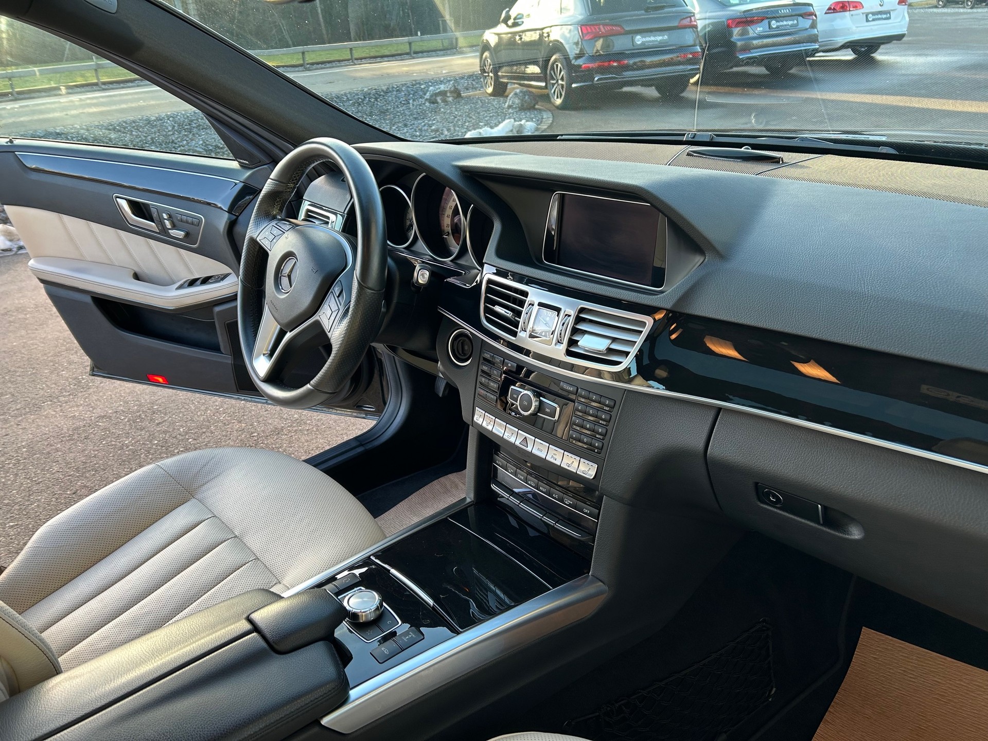 MERCEDES-BENZ E 350 BlueTEC Avantgarde 4Matic 7G-Tronic-image-13