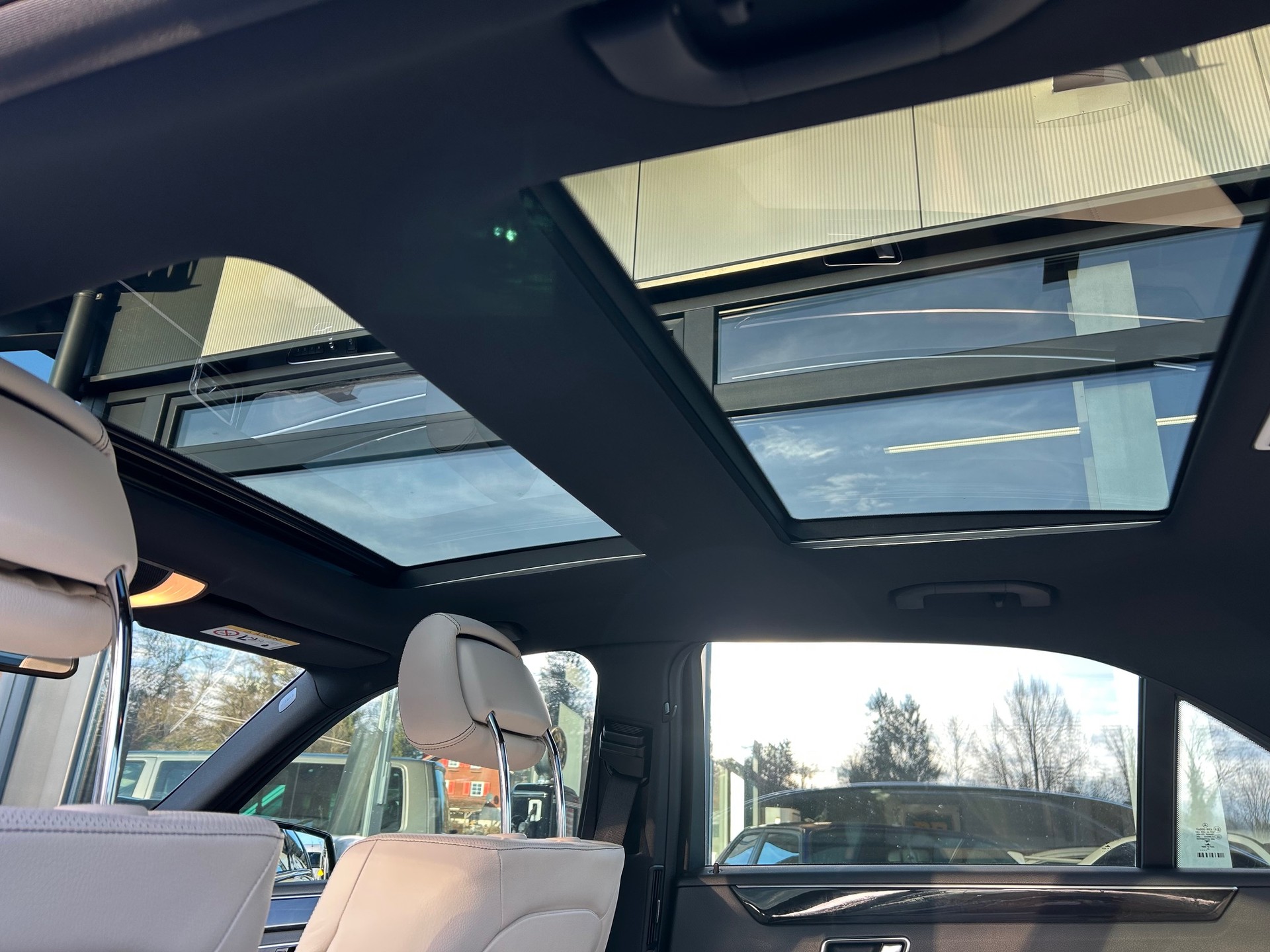 MERCEDES-BENZ E 350 BlueTEC Avantgarde 4Matic 7G-Tronic-image-6