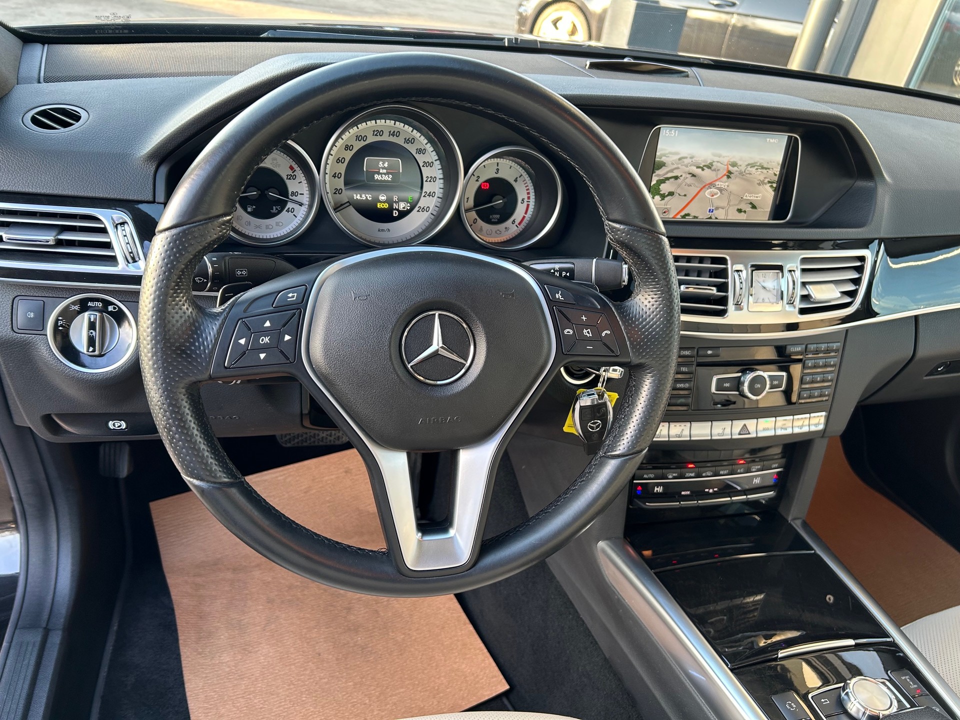 MERCEDES-BENZ E 350 BlueTEC Avantgarde 4Matic 7G-Tronic-image-7
