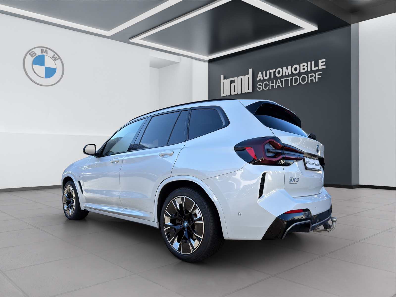 BMW iX3 E-Motor-showroom-element-3