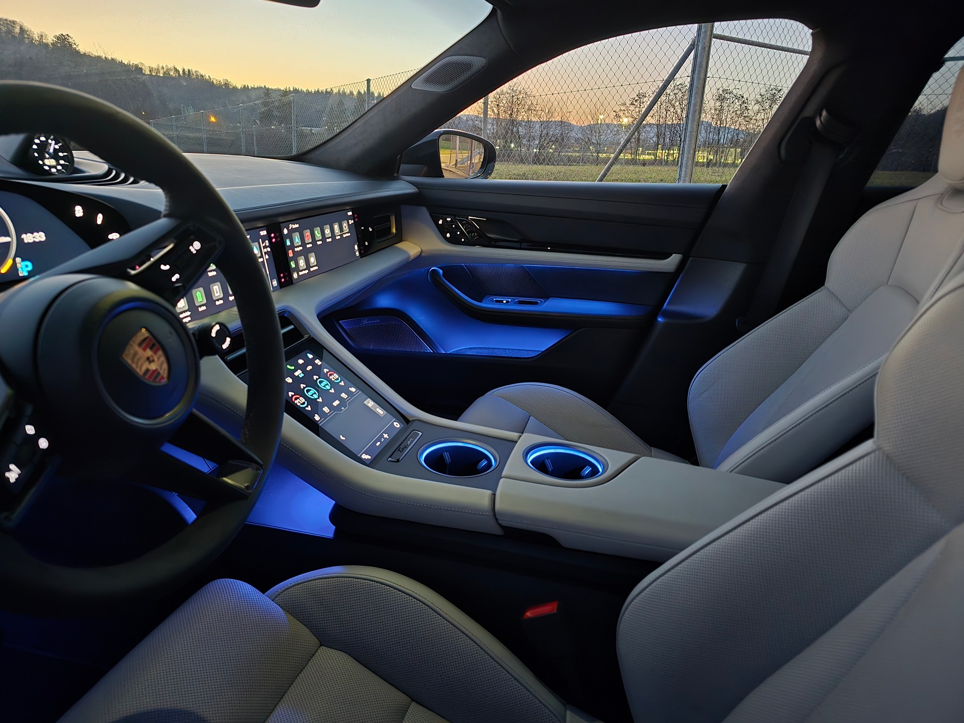 PORSCHE Taycan 4S-image-1