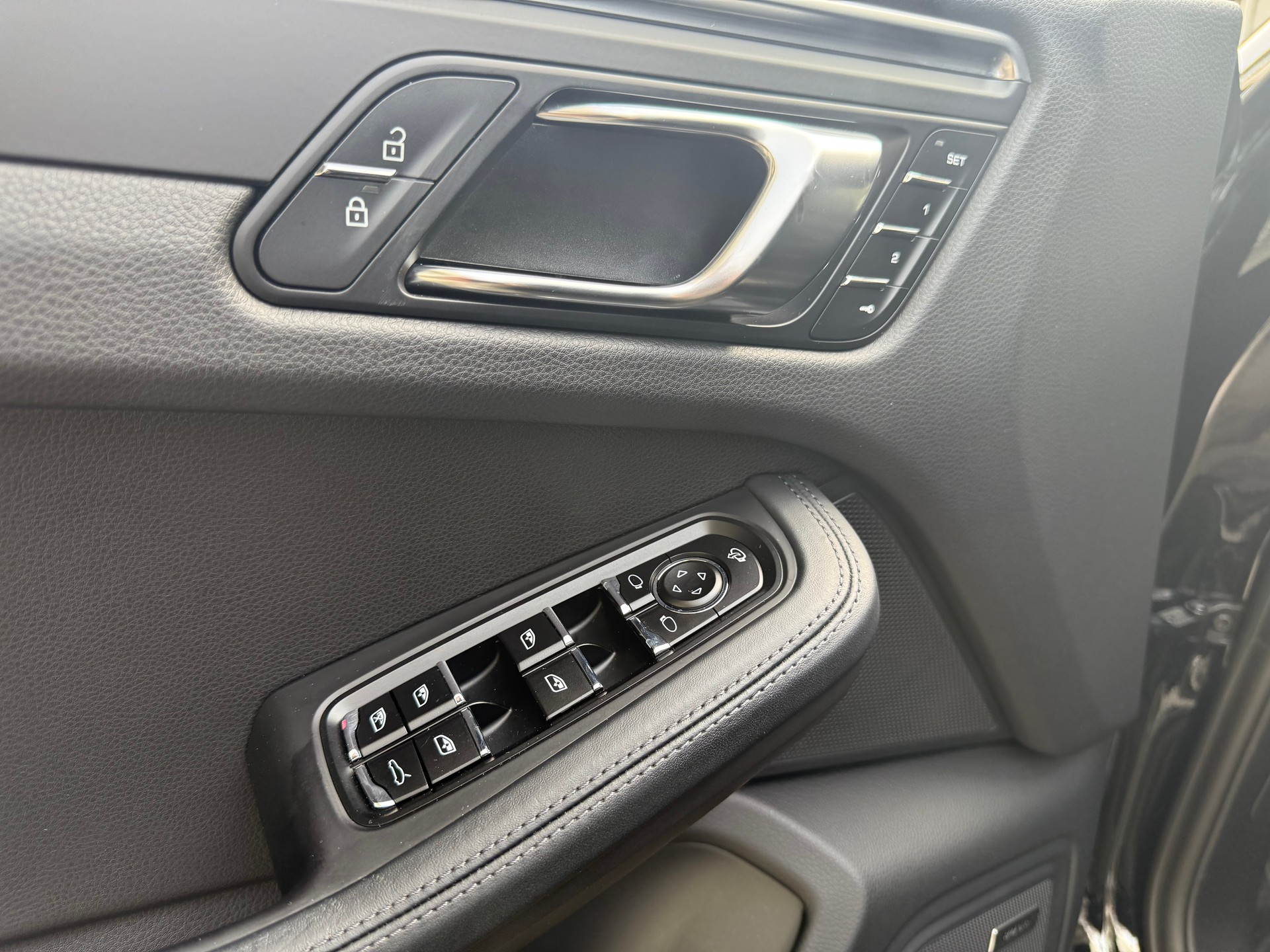 PORSCHE Macan PDK-image-14