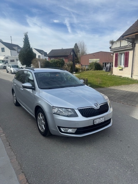 SKODA Octavia Combi 1.4 TSI Ambition DSG-showroom-element-1