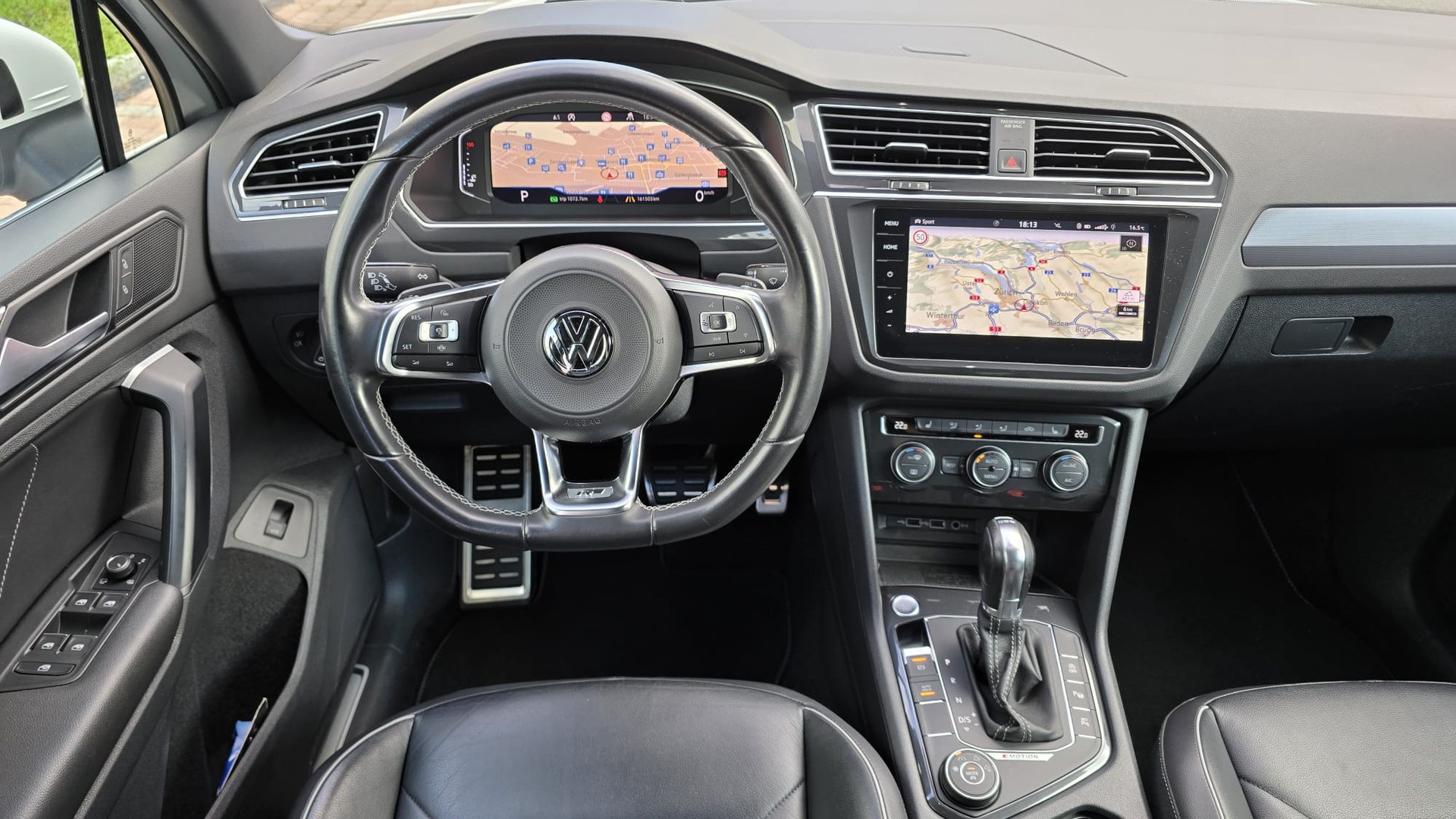 VW Tiguan 2.0 TDI SCR Highline 4Motion DSG / Aus zweite HAND / Frisch ab MFK / Frisch ab Service / Top Austattung / 240Ps-image-13