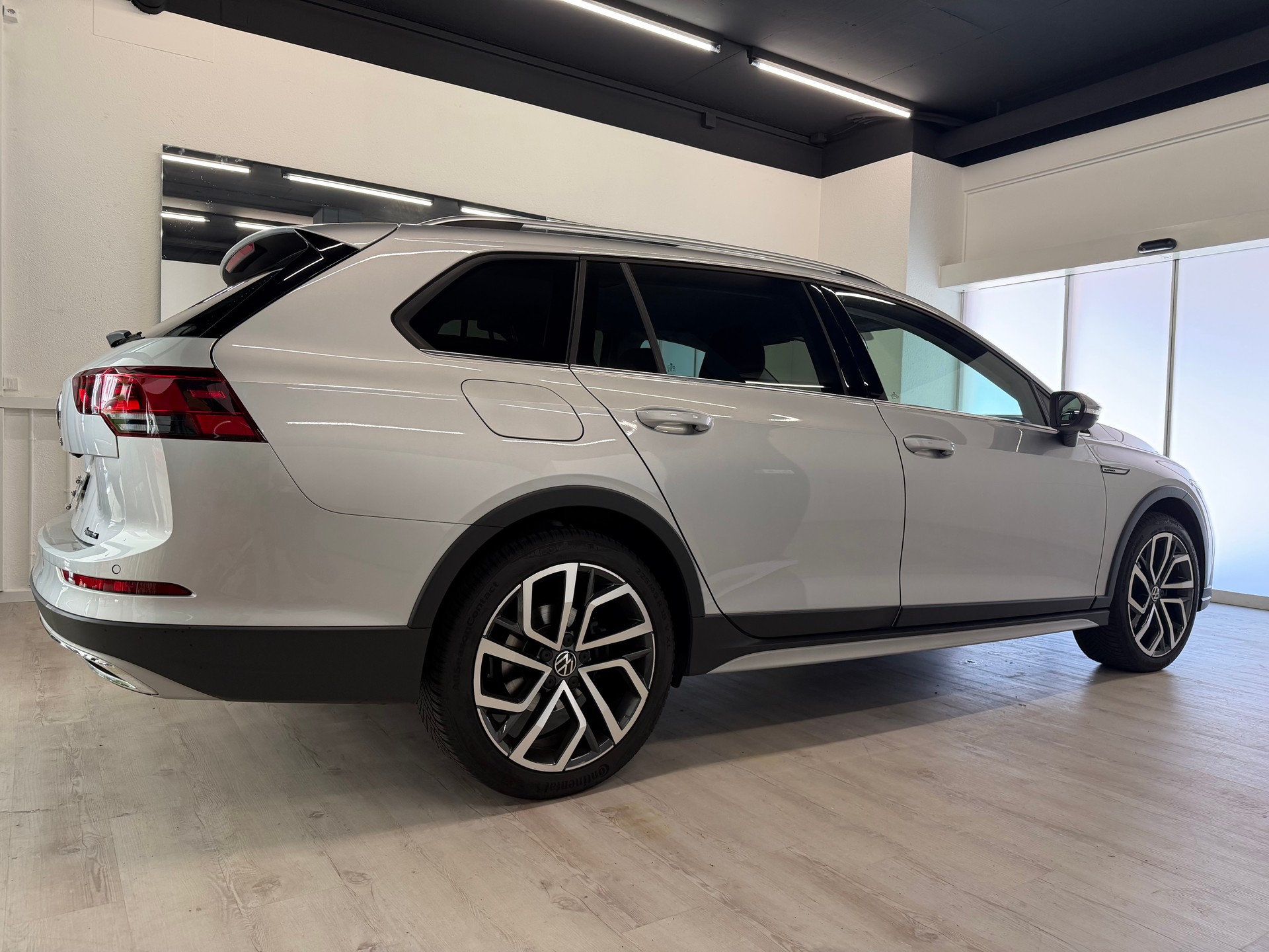 VW Golf 2.0 TDI Alltrack DSG 4Motion-image-8