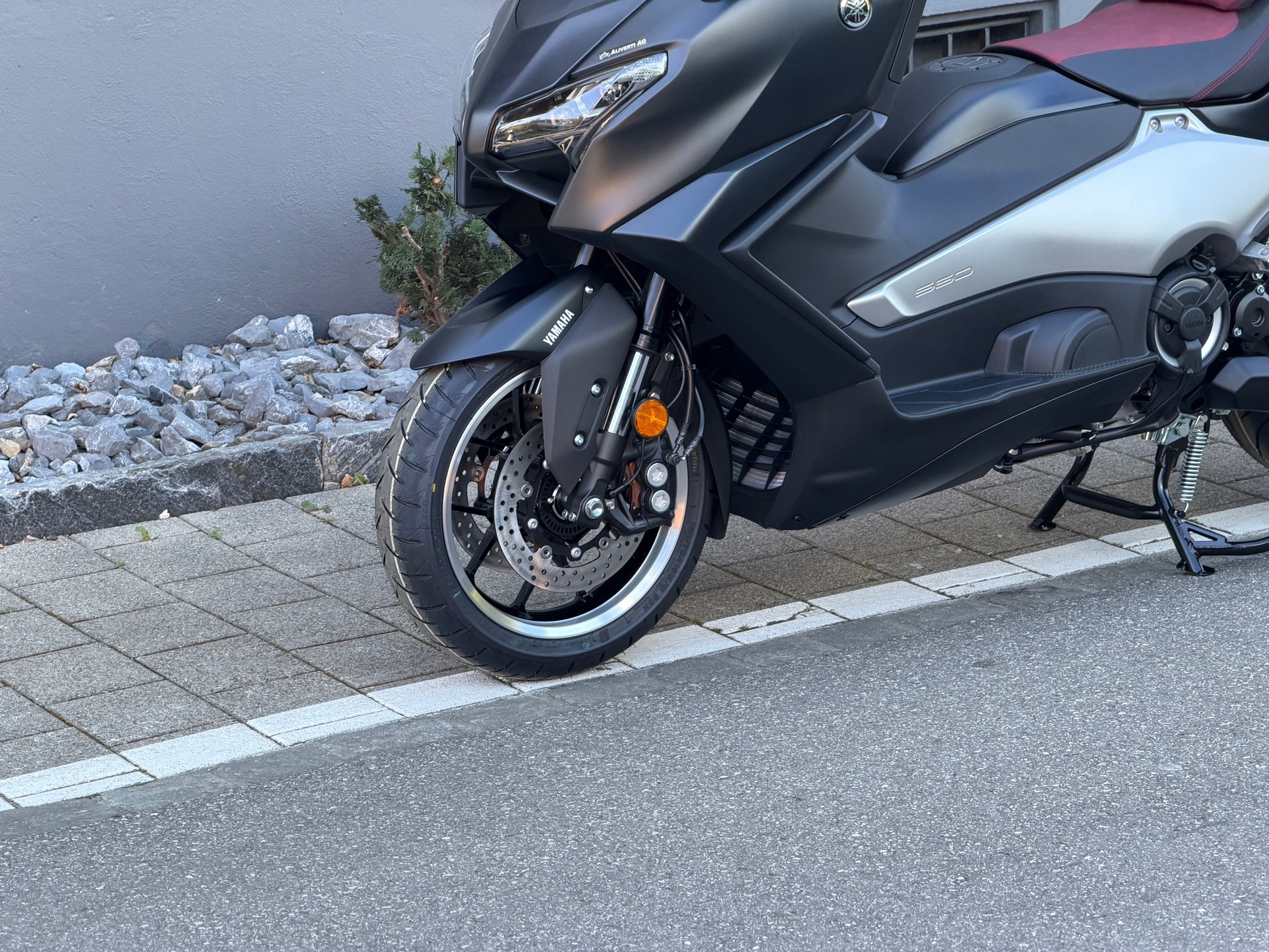 YAMAHA TMAX 25th Anniversary-image-1