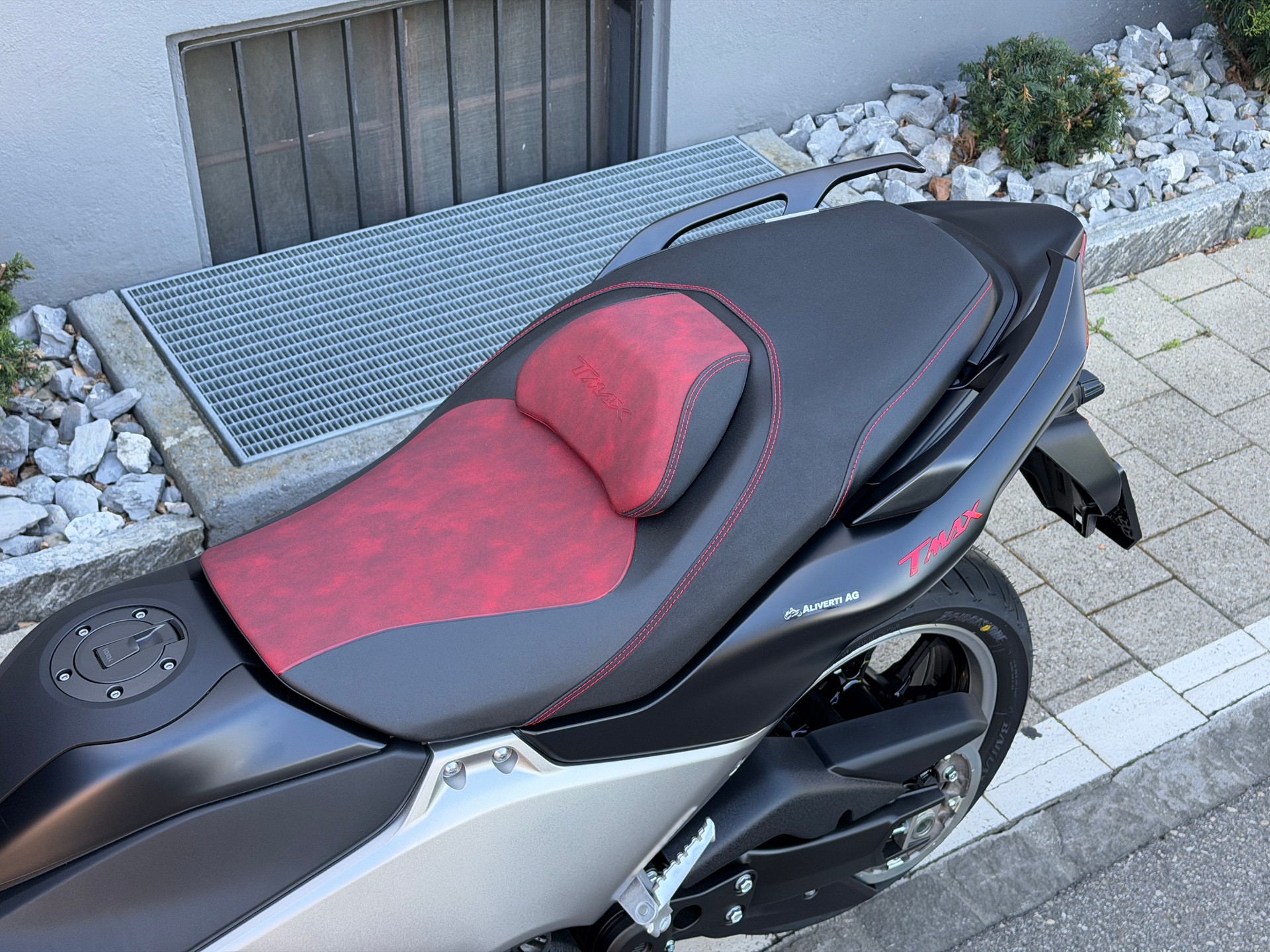 YAMAHA TMAX 25th Anniversary-image-5