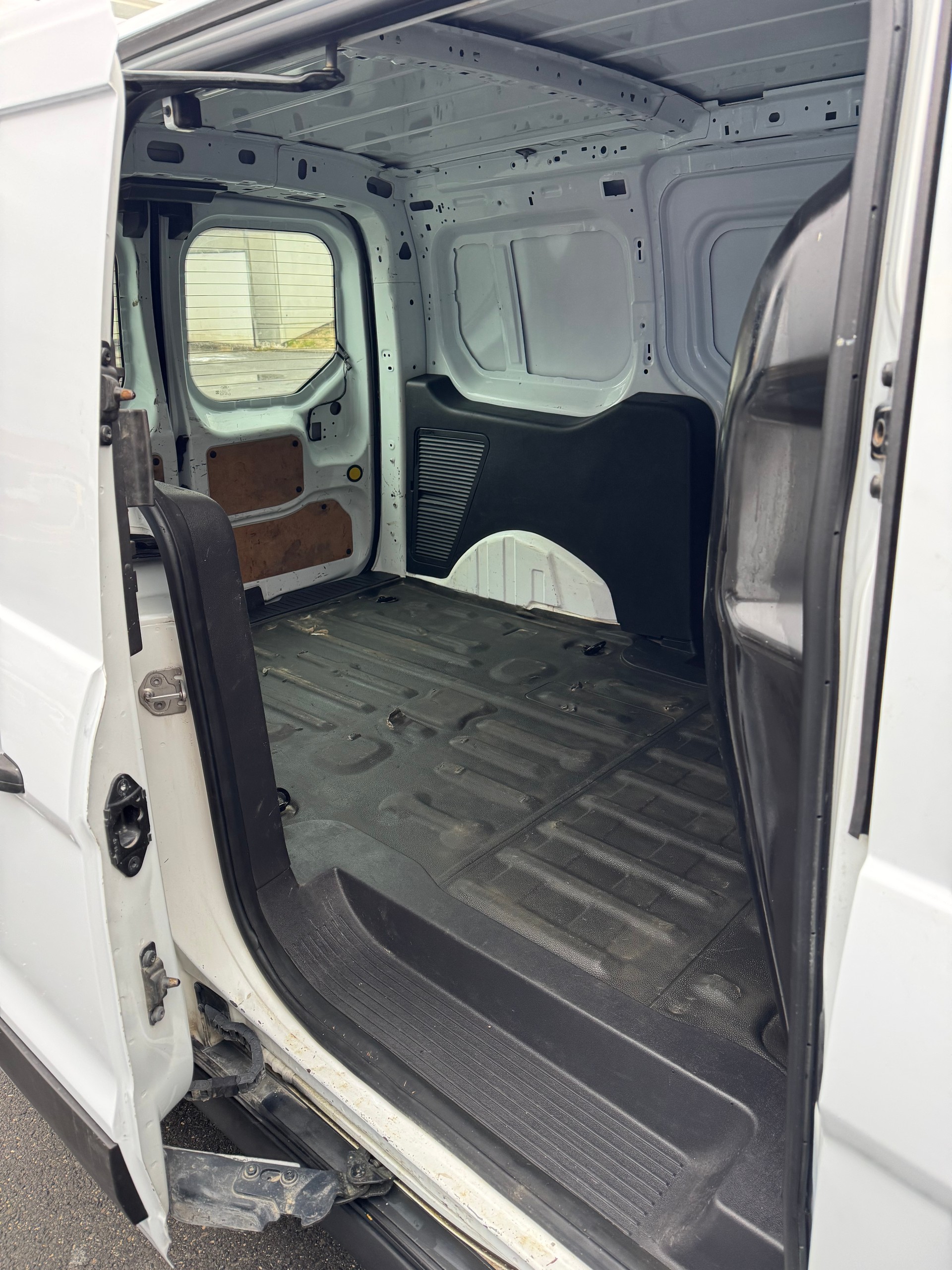 FORD Transit Connect Van T210 1.0 EcoBoost Trend-image-6