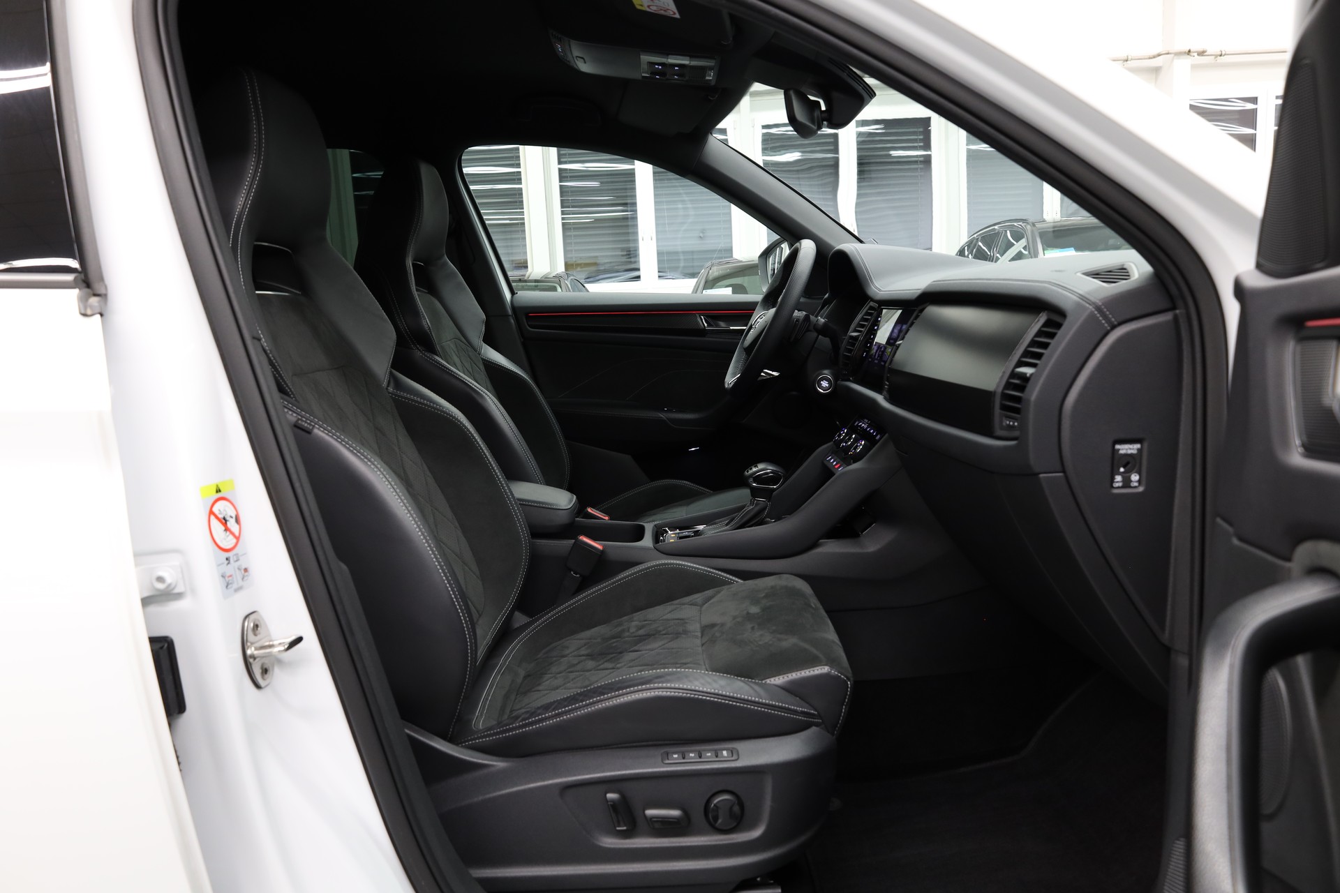 SKODA Kodiaq 2.0 TDI 200 Sportline DSG-image-14