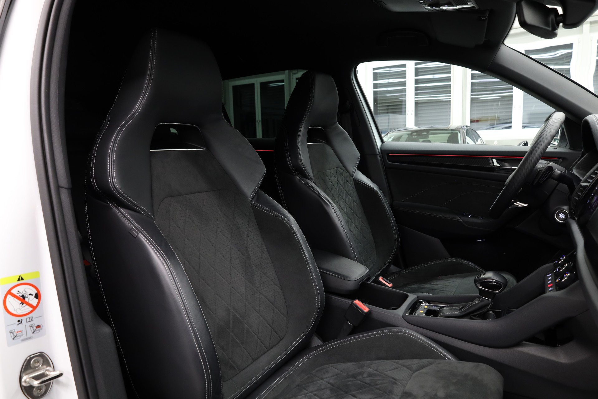 SKODA Kodiaq 2.0 TDI 200 Sportline DSG-image-16