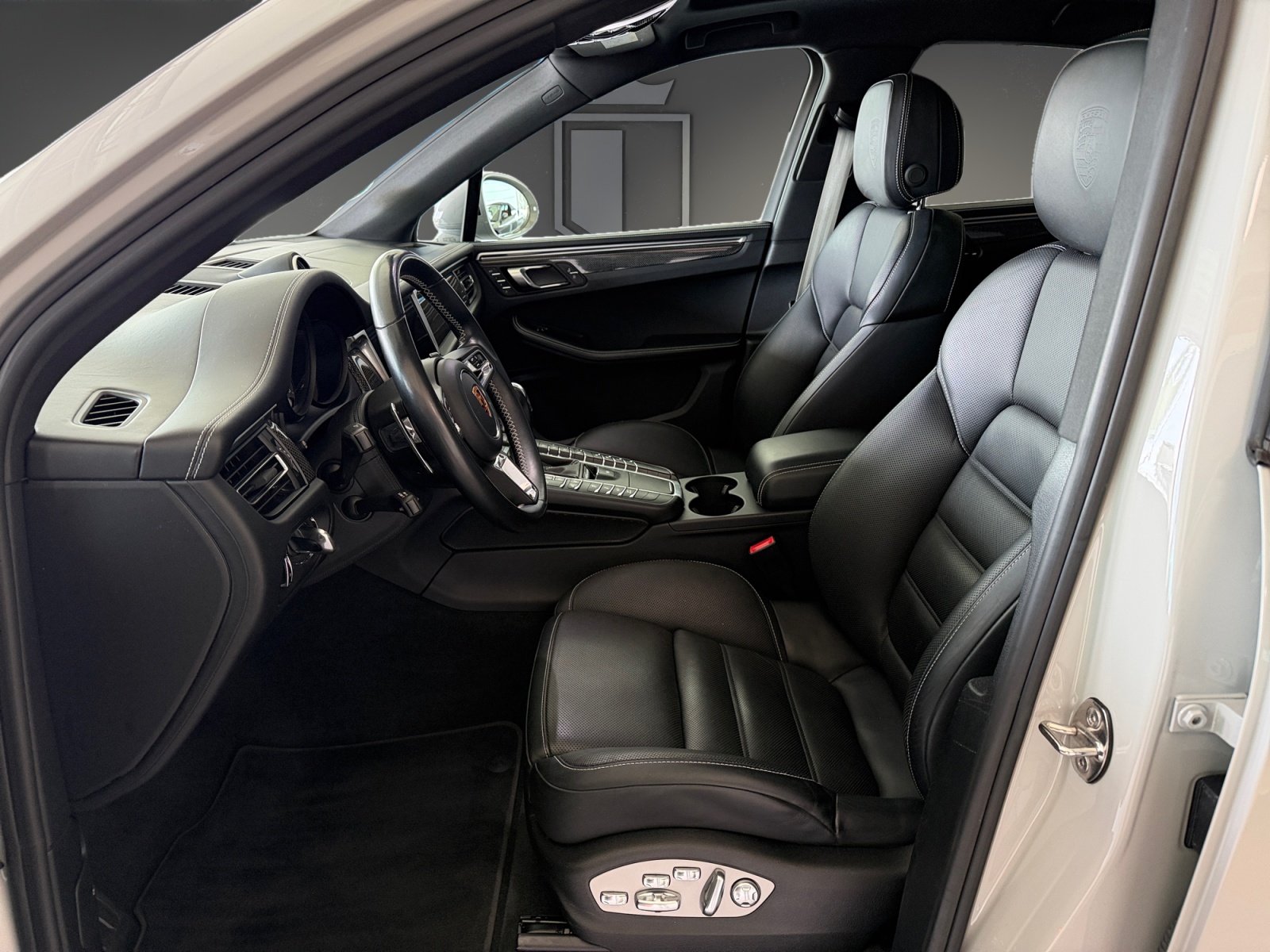 PORSCHE Macan S PDK-image-9